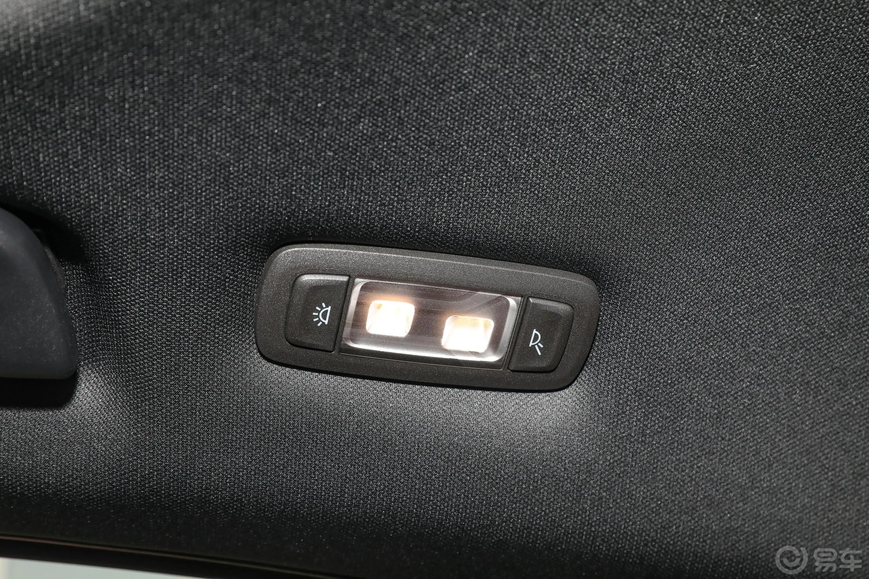 宝马5系改款二 530Li xDrive M运动套装后排功能