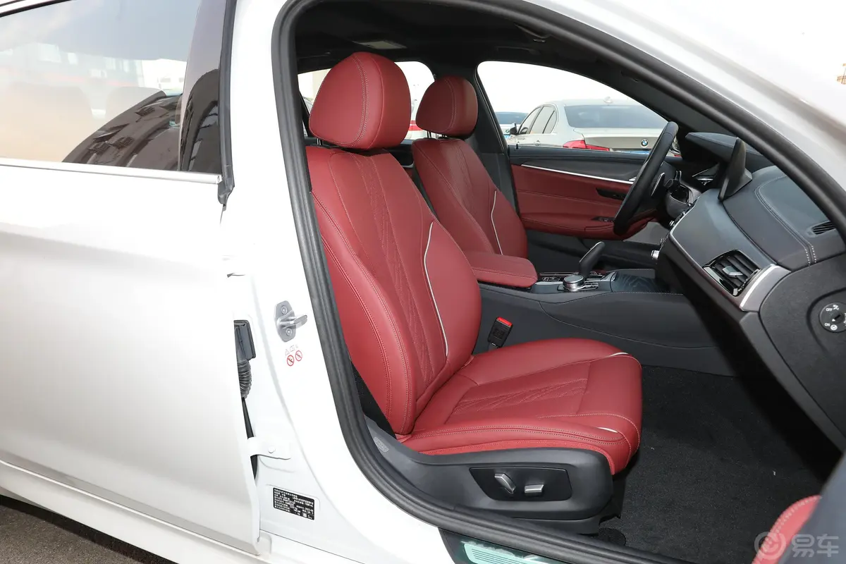 宝马5系改款二 530Li xDrive M运动套装副驾驶座椅