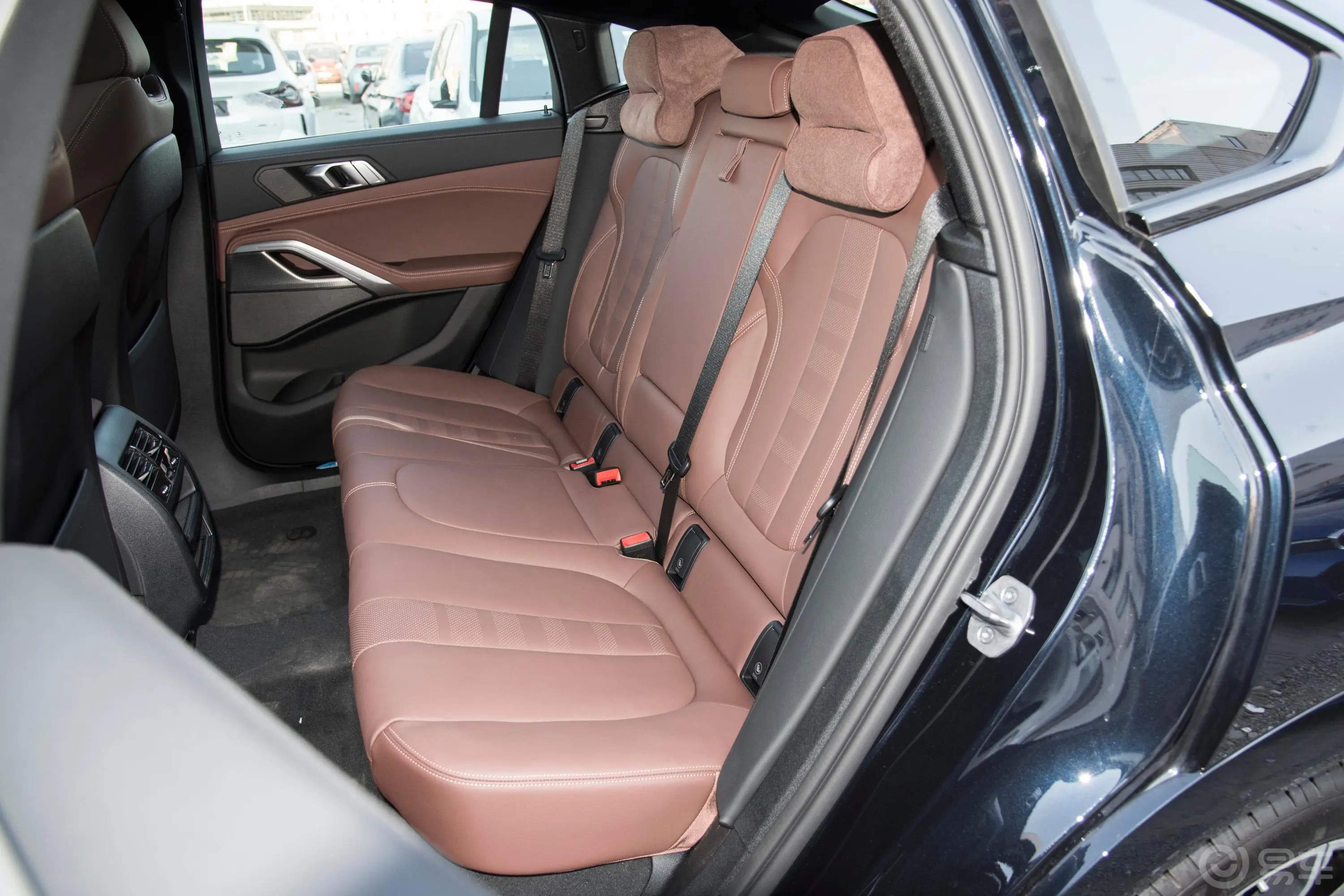 宝马X6改款二 xDrive40i M运动套装后排座椅