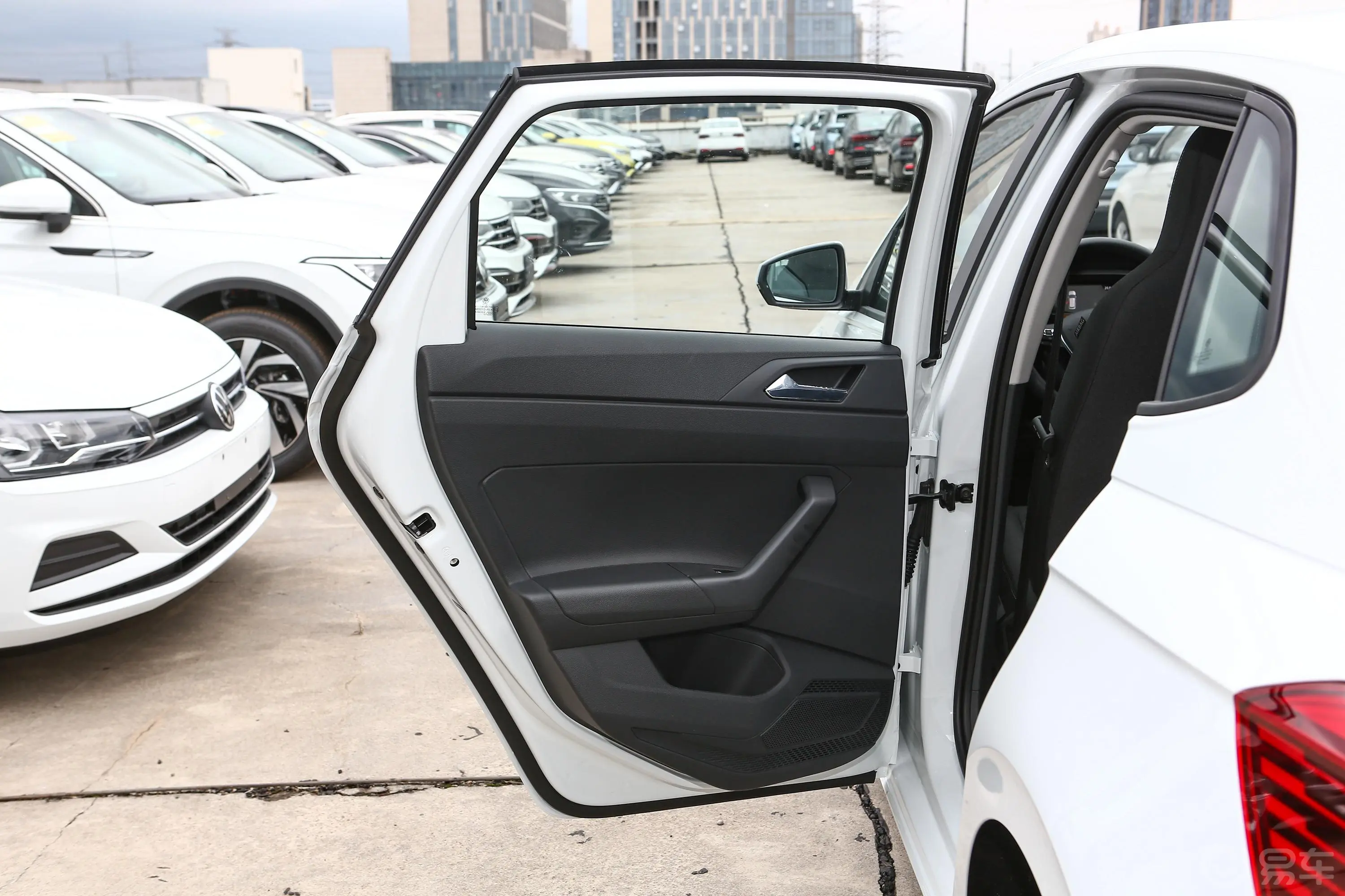 PoloPlus 1.5L 自动纵情乐活版驾驶员侧后车门