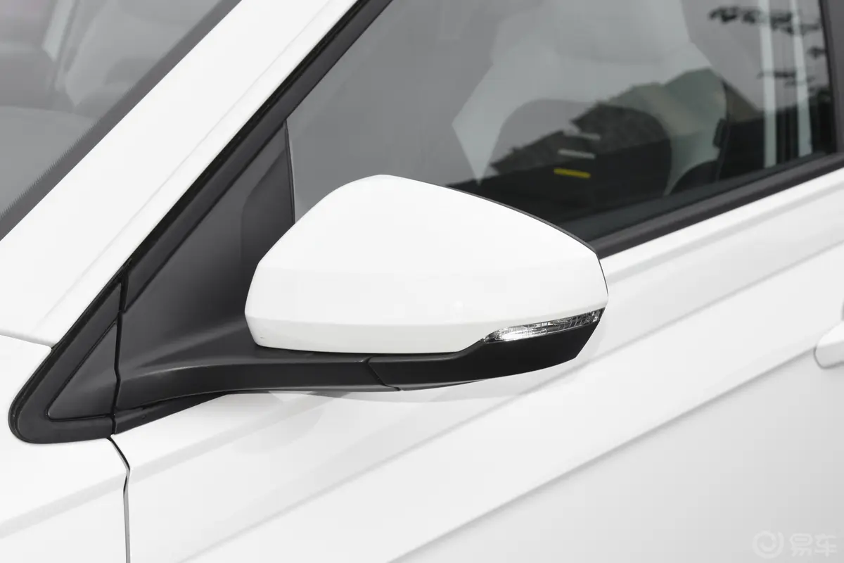 PoloPlus 1.5L 自动炫彩科技版主驾驶后视镜背面