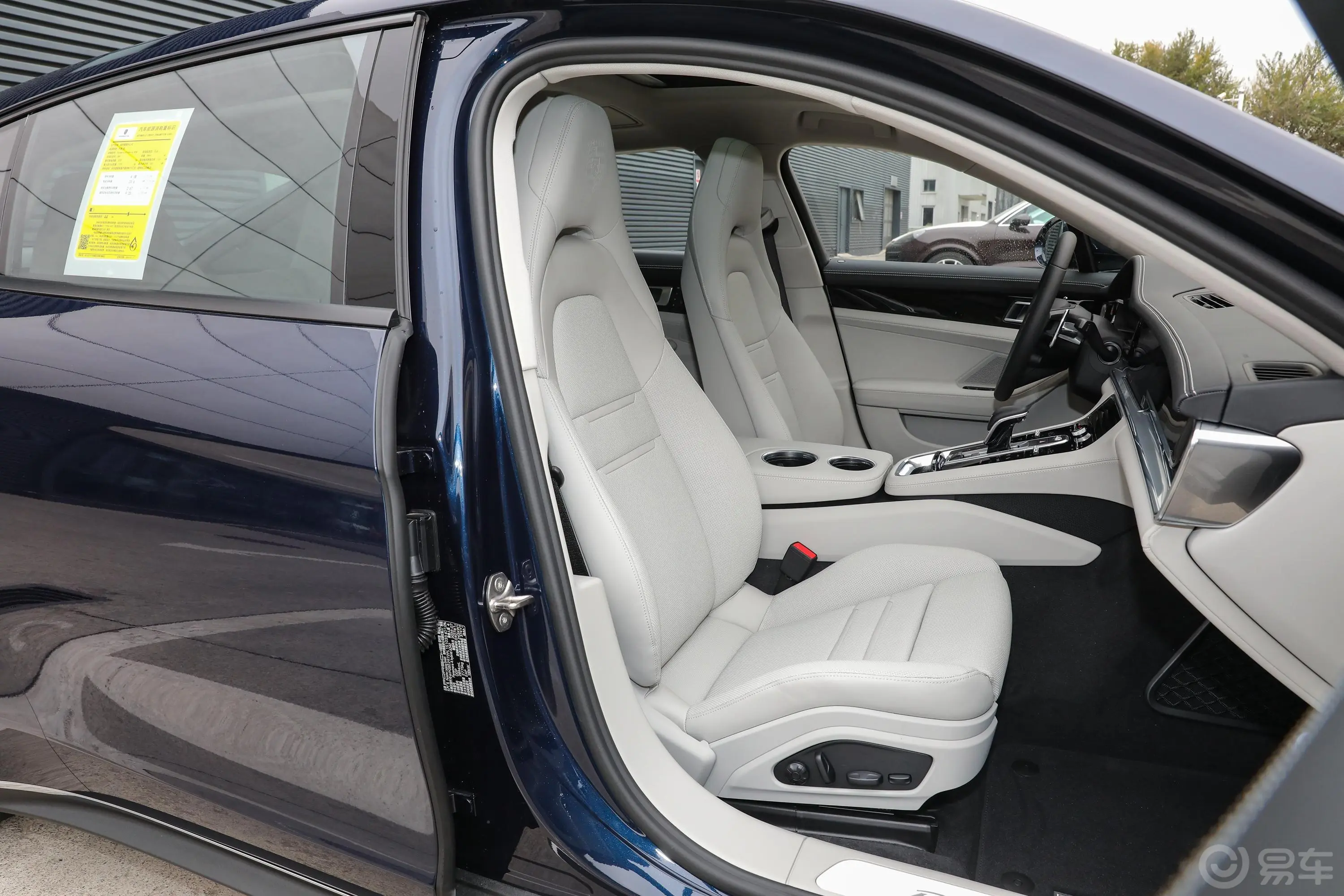 Panamera E-HybridPanamera 4 行政加长版 2.9T副驾驶座椅