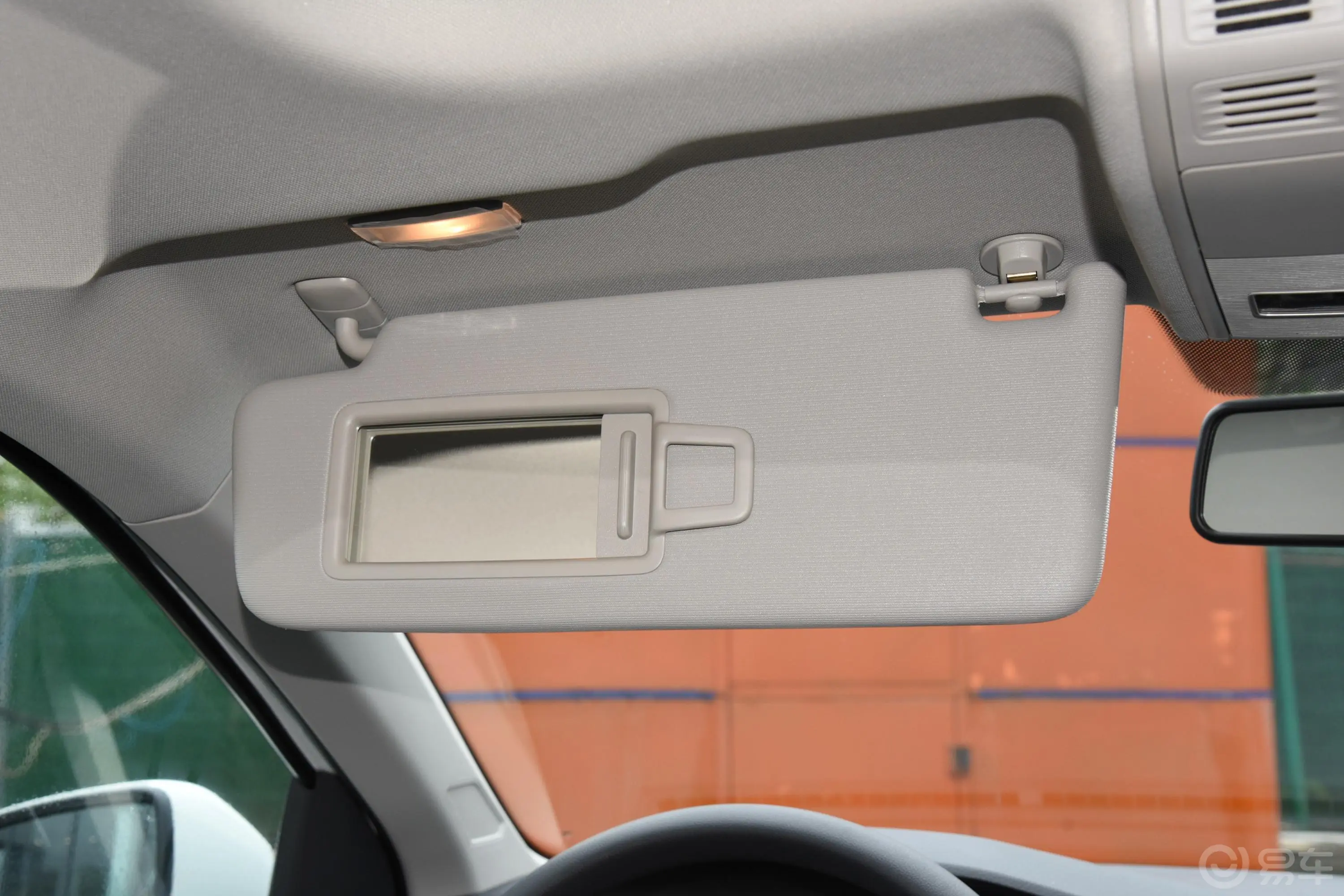 PoloPlus 1.5L 自动炫彩科技版驾驶位遮阳板