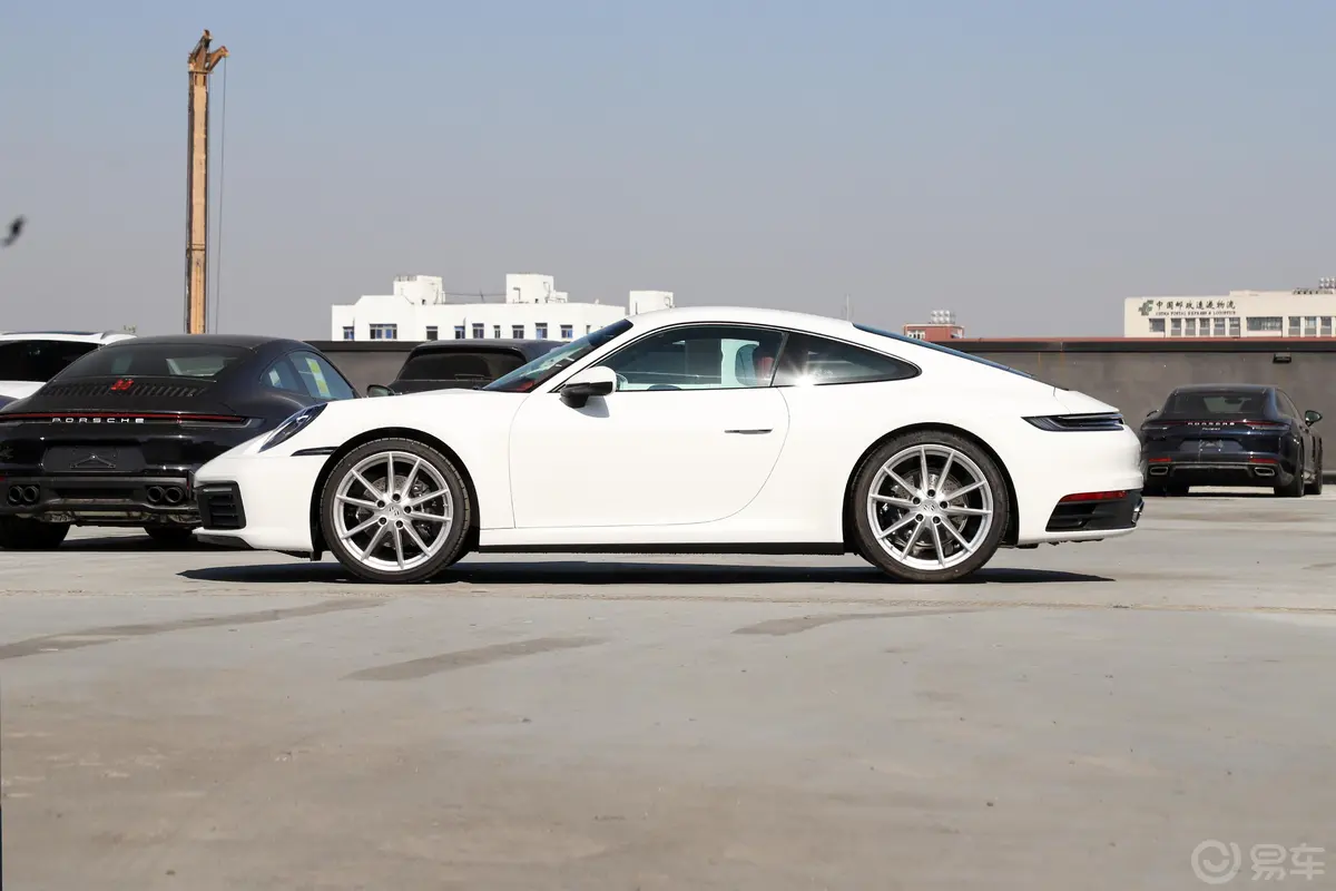 保时捷911Carrera 3.0T正侧车头向左水平