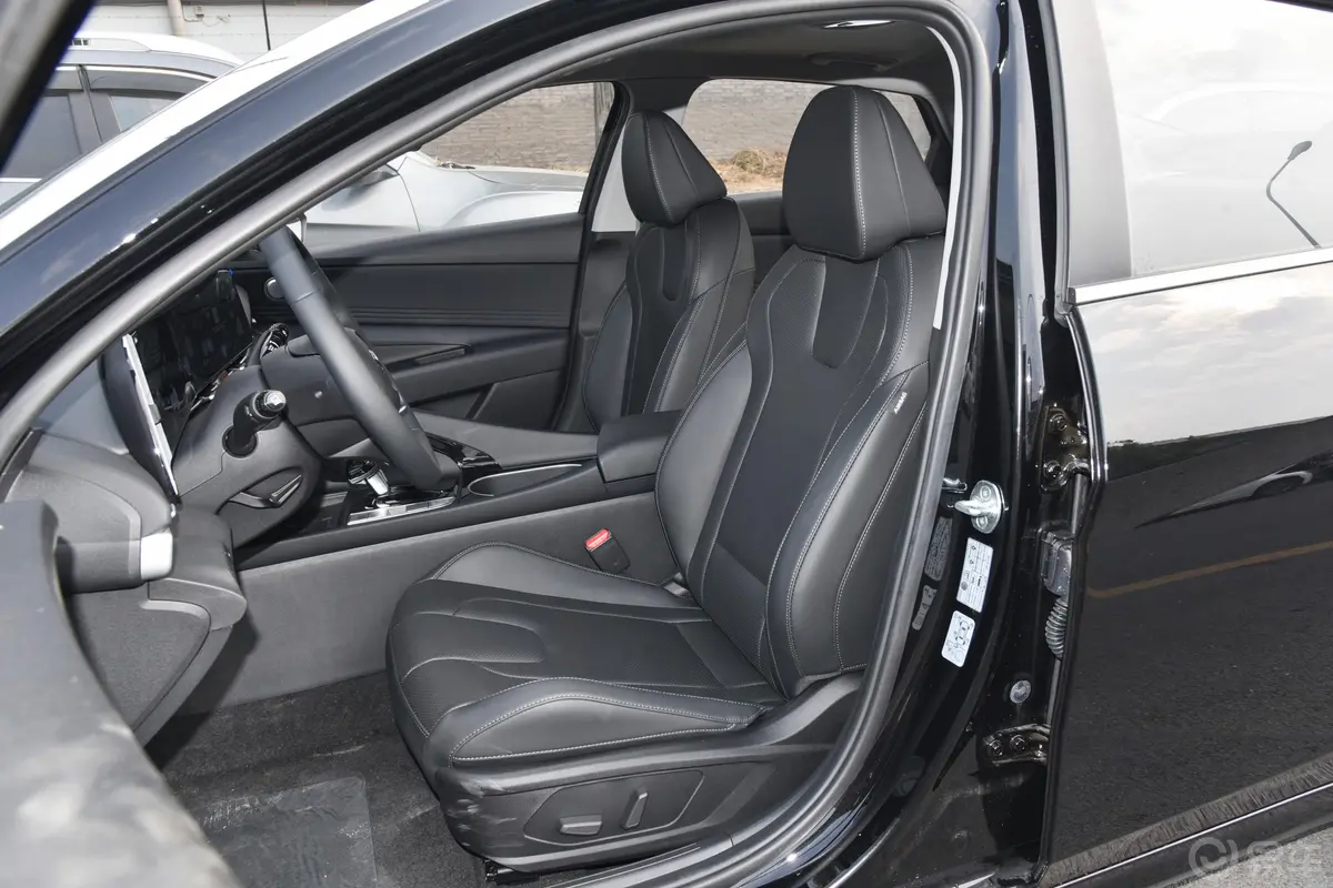 伊兰特1.5L CVT尊贵版驾驶员座椅