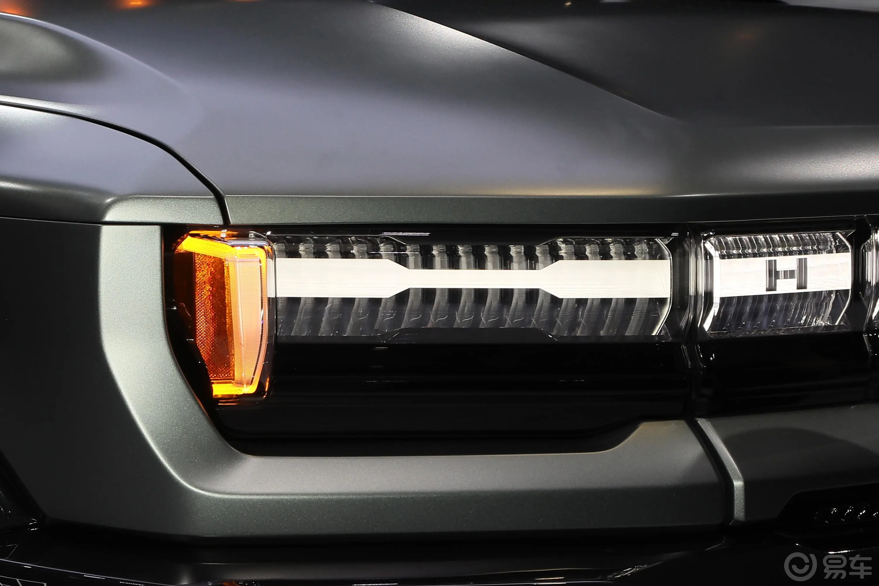 HUMMER EV SUV顶配版外观灯组