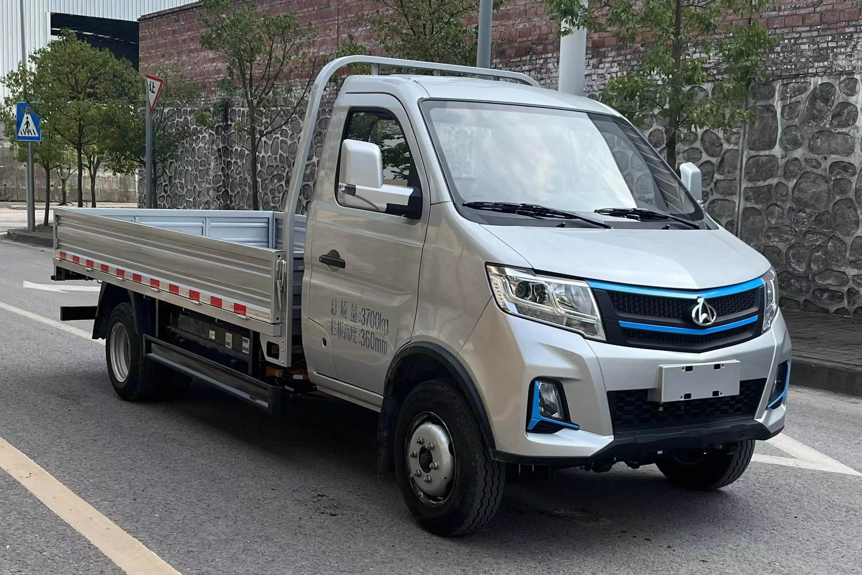 跨越王X3 EV230km 厢式车标准续航版