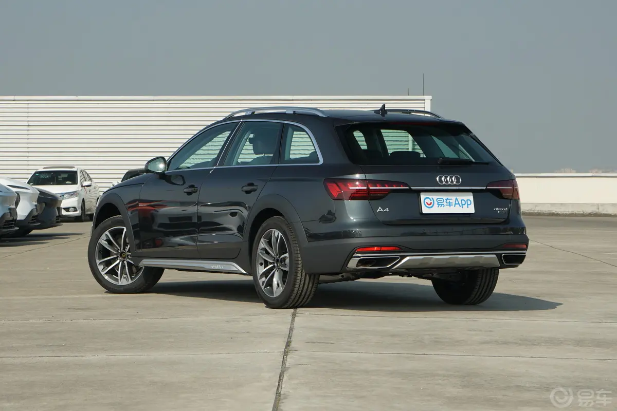 奥迪A4(进口)allroad quattro侧后45度车头向左水平