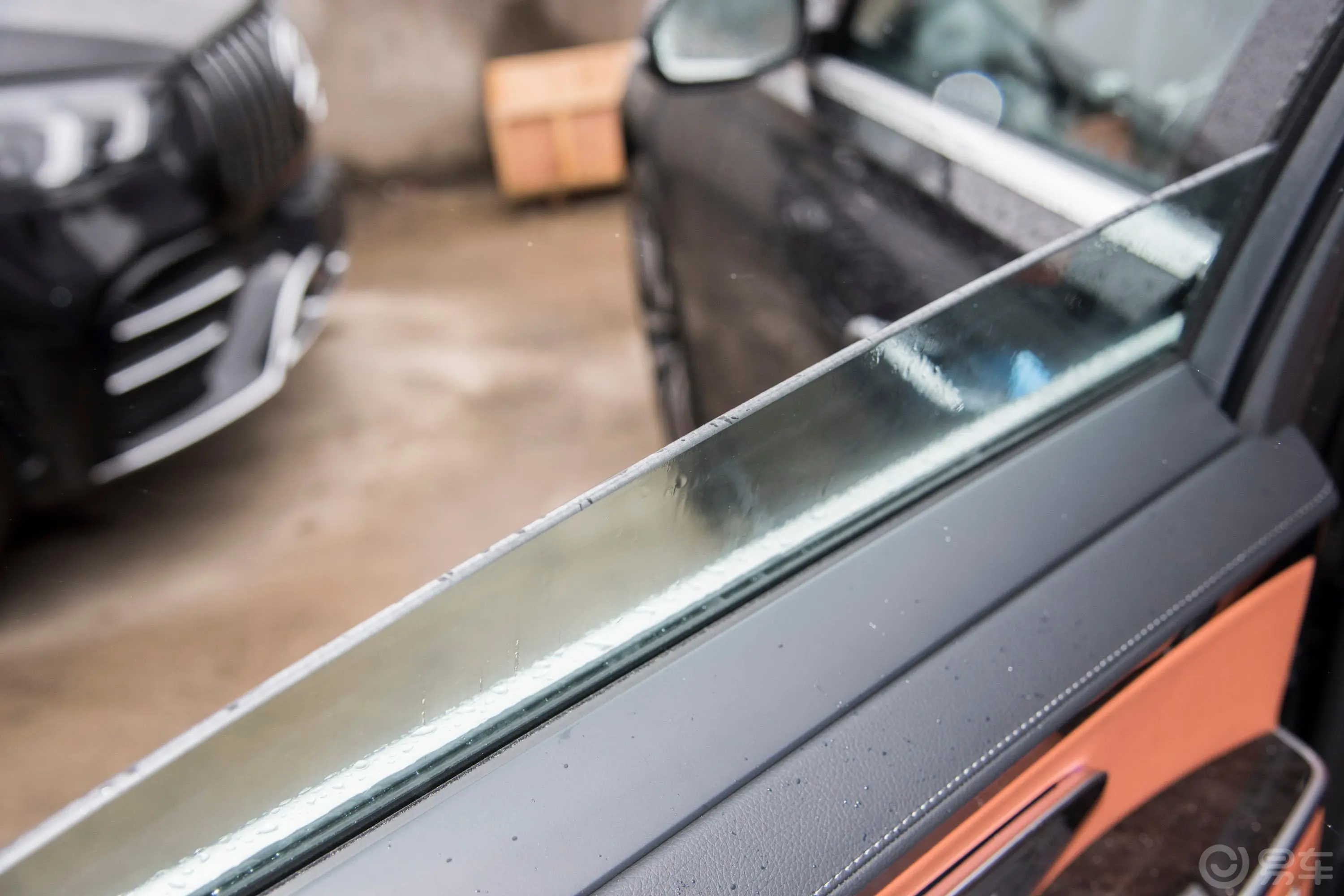 奔驰S级S 400 L 豪华型后排玻璃材质特写