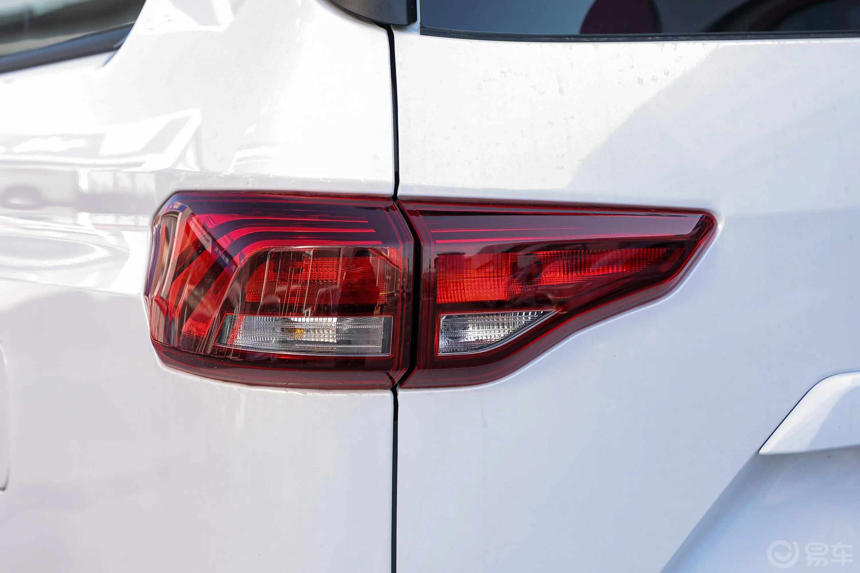 锐胜王牌M71.6L 手动长轴创富版 7座外观灯组