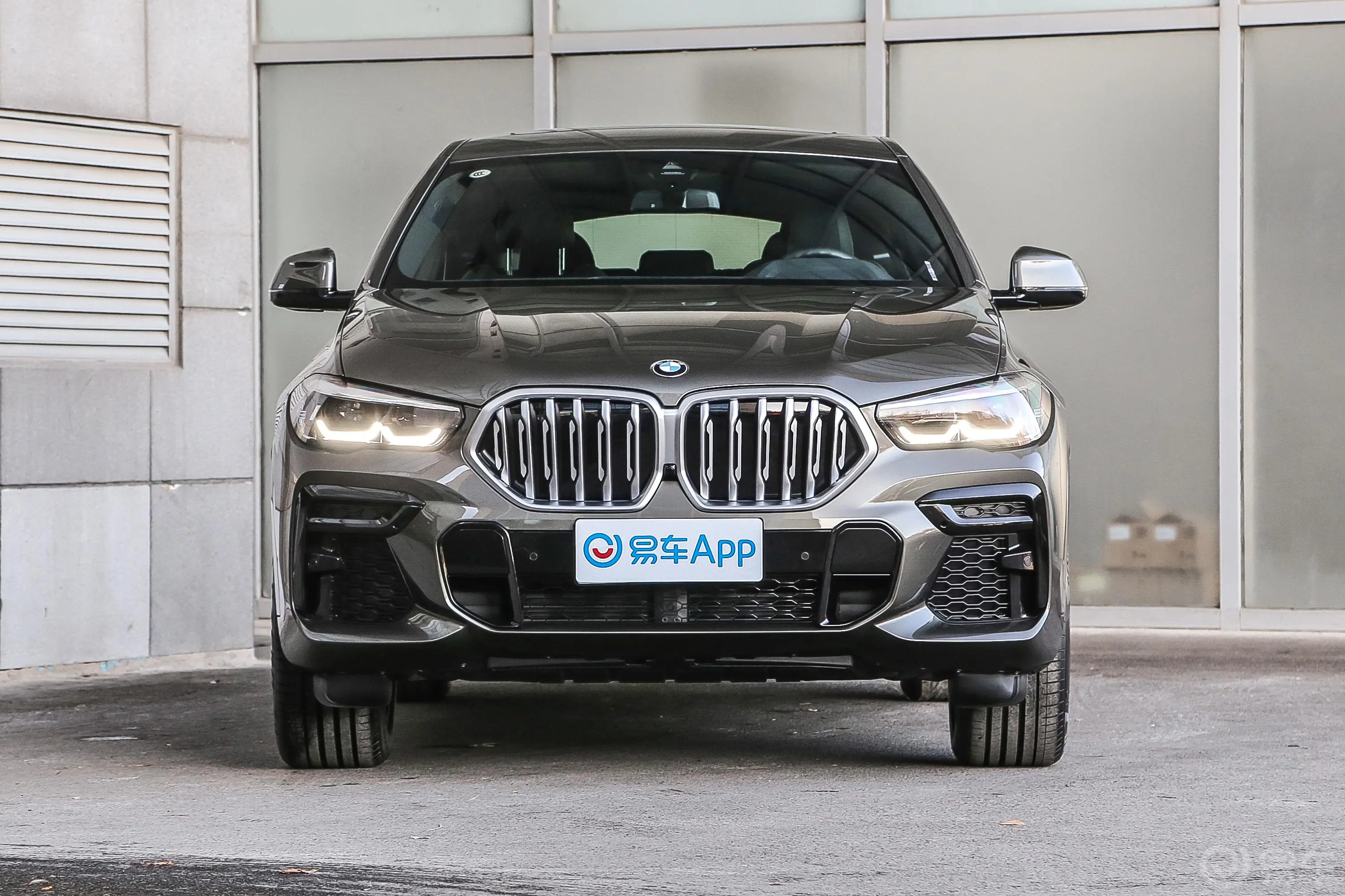 宝马X6改款 xDrive30i M运动套装正前水平