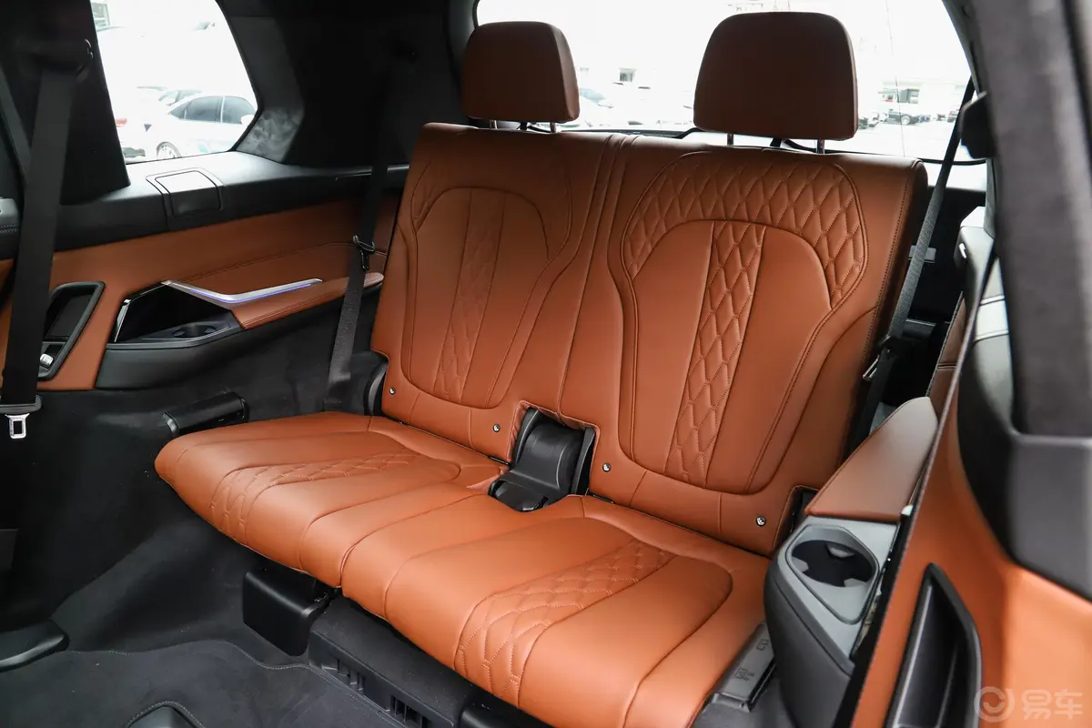 宝马X7xDrive40i 尊享型 豪华套装第三排座椅
