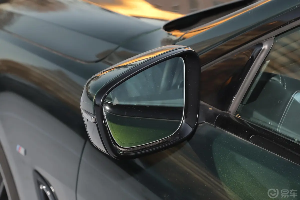 宝马8系敞篷轿跑车 840i M运动套装后视镜镜面