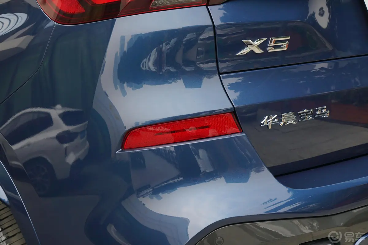 宝马X5改款 xDrive30Li 尊享型M运动套装外观细节