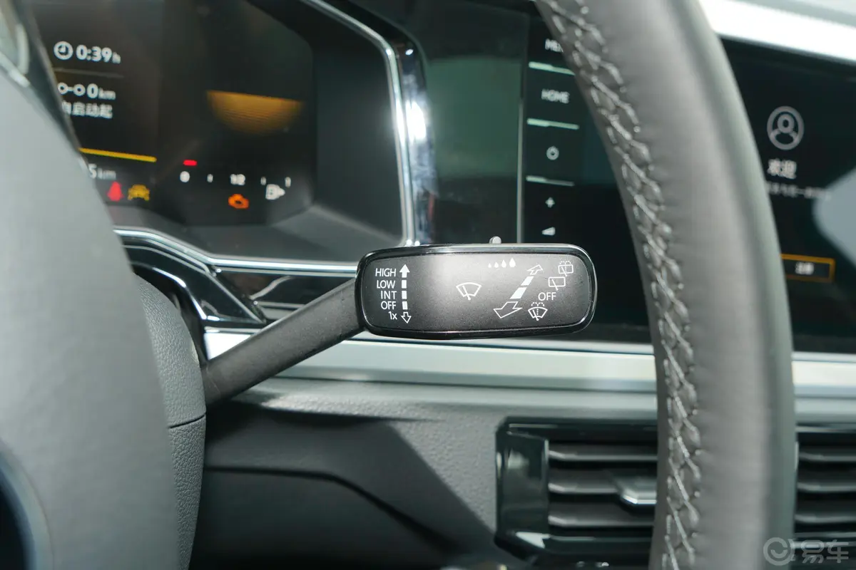 PoloPlus 1.5L 自动潮酷智尊版主驾驶位
