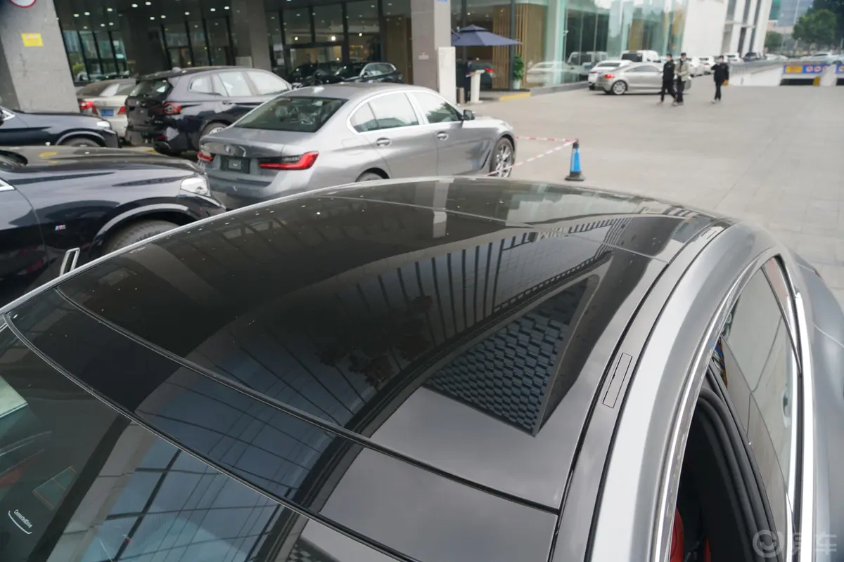 宝马8系四门轿跑车 840i xDrive M运动套装天窗