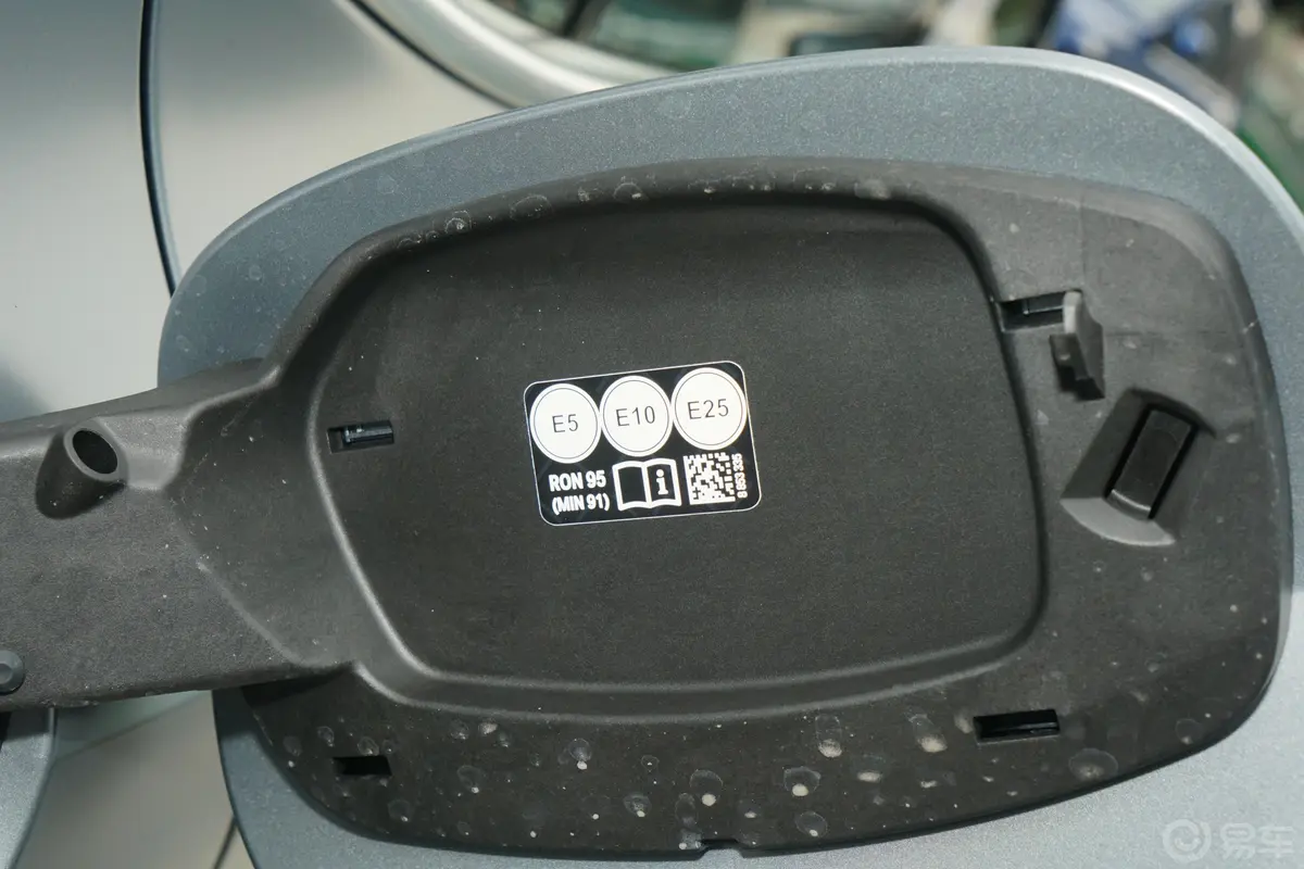 宝马8系四门轿跑车 840i xDrive M运动套装动力底盘