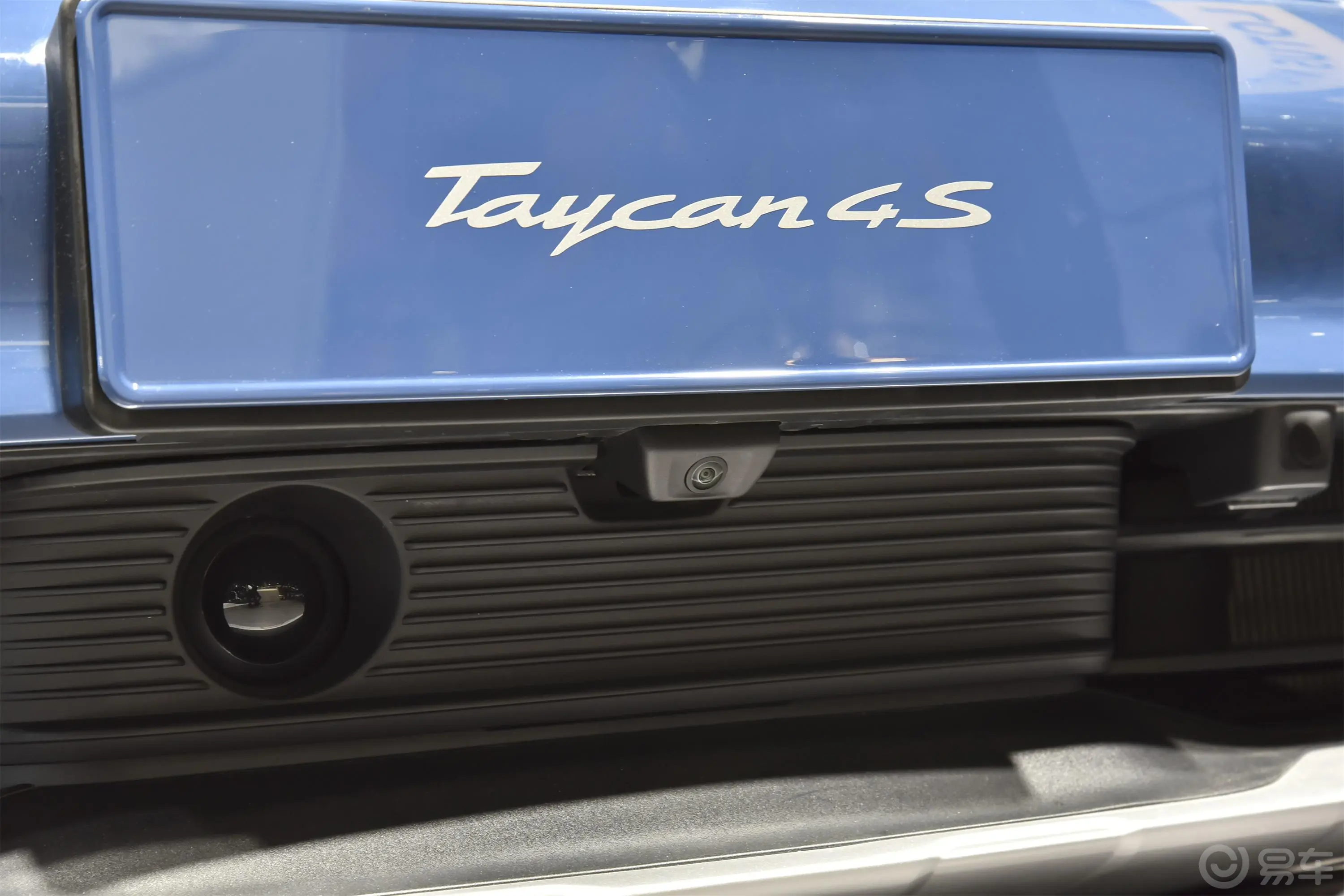 TaycanTaycan 4S Cross Turismo外观