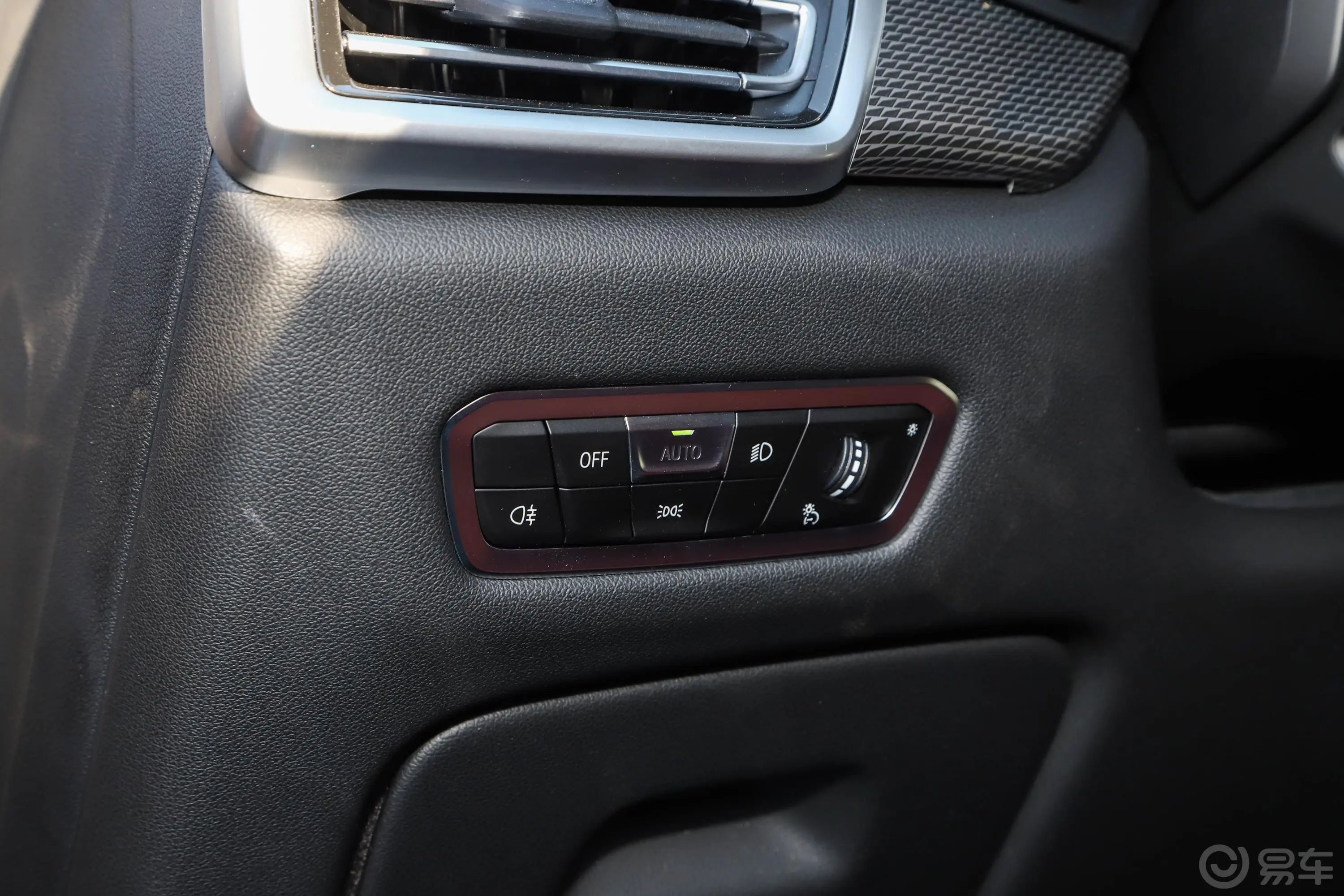 宝马X6xDrive40i 尊享型 M运动套装灯光控制区