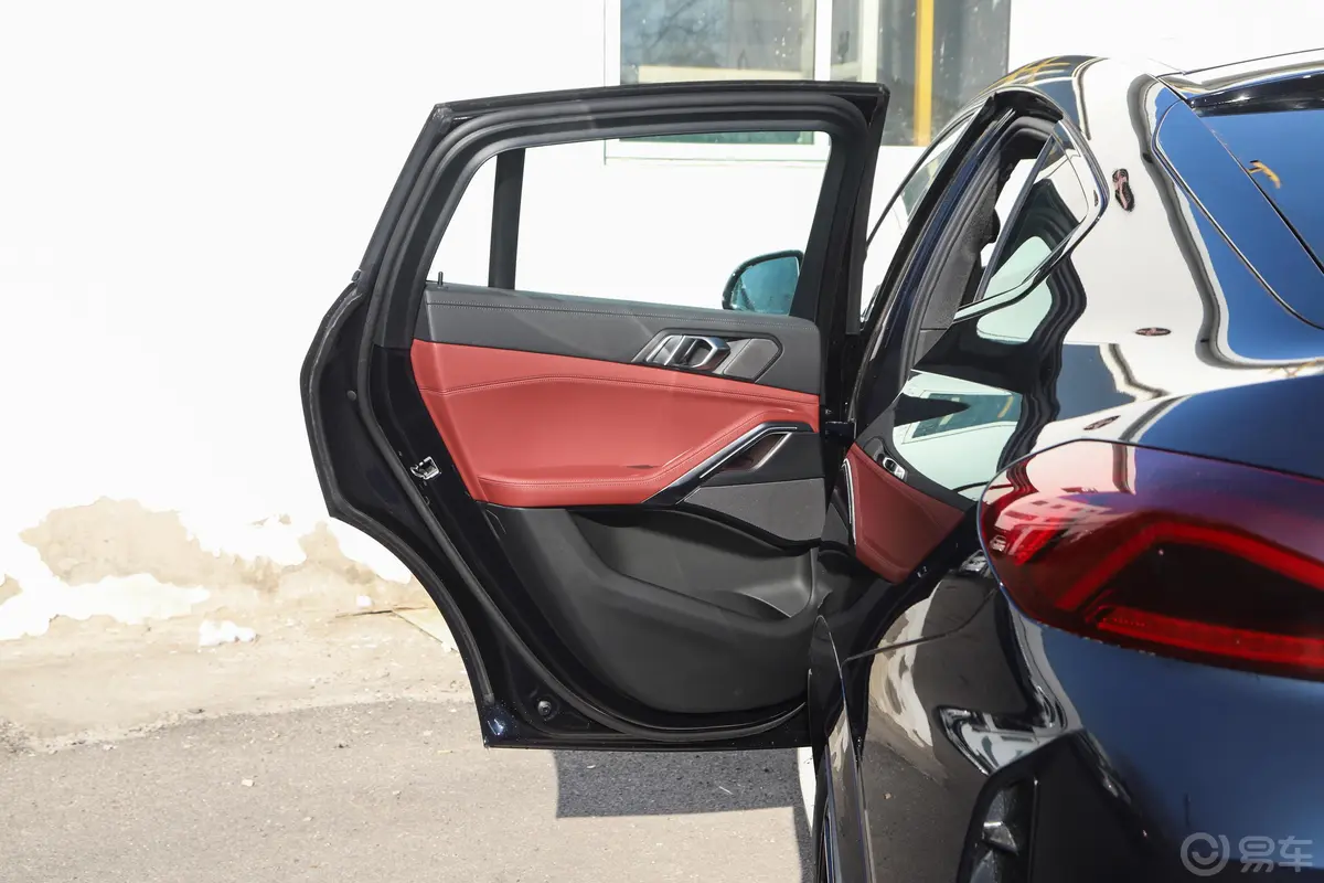 宝马X6xDrive40i 尊享型 M运动套装驾驶员侧后车门