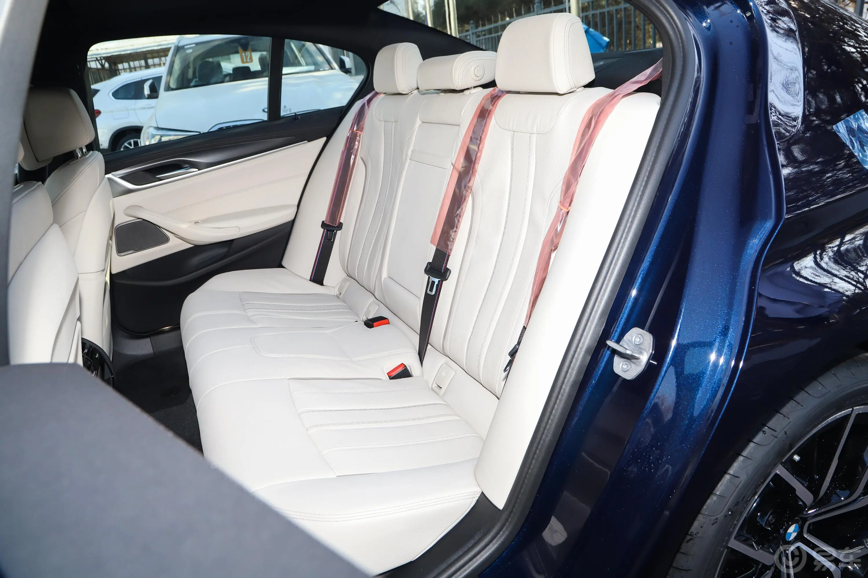 宝马5系(进口)改款二 530i 风尚版 M运动套装后排座椅