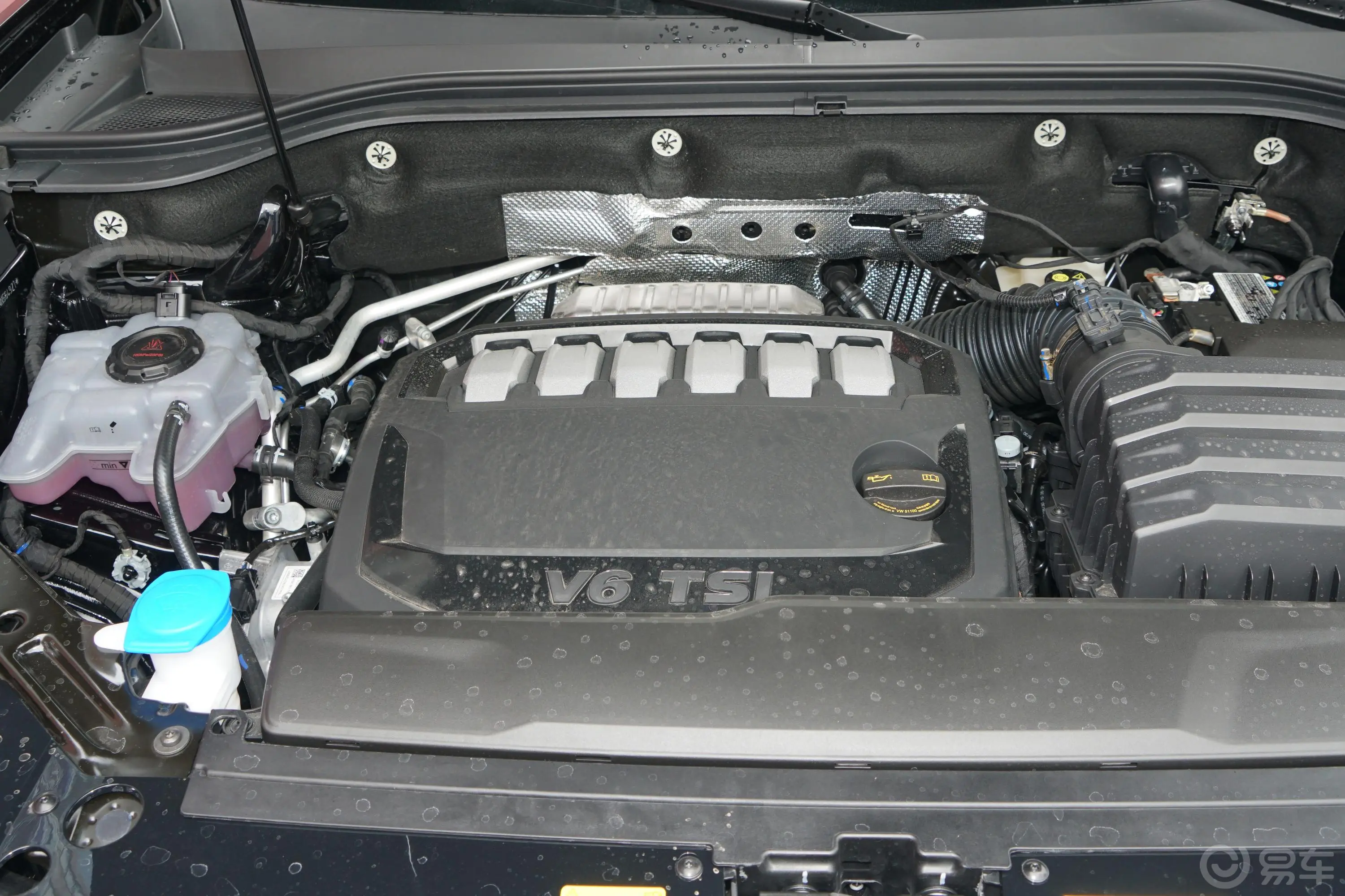 途昂X530 V6 四驱尊崇豪华版发动机特写