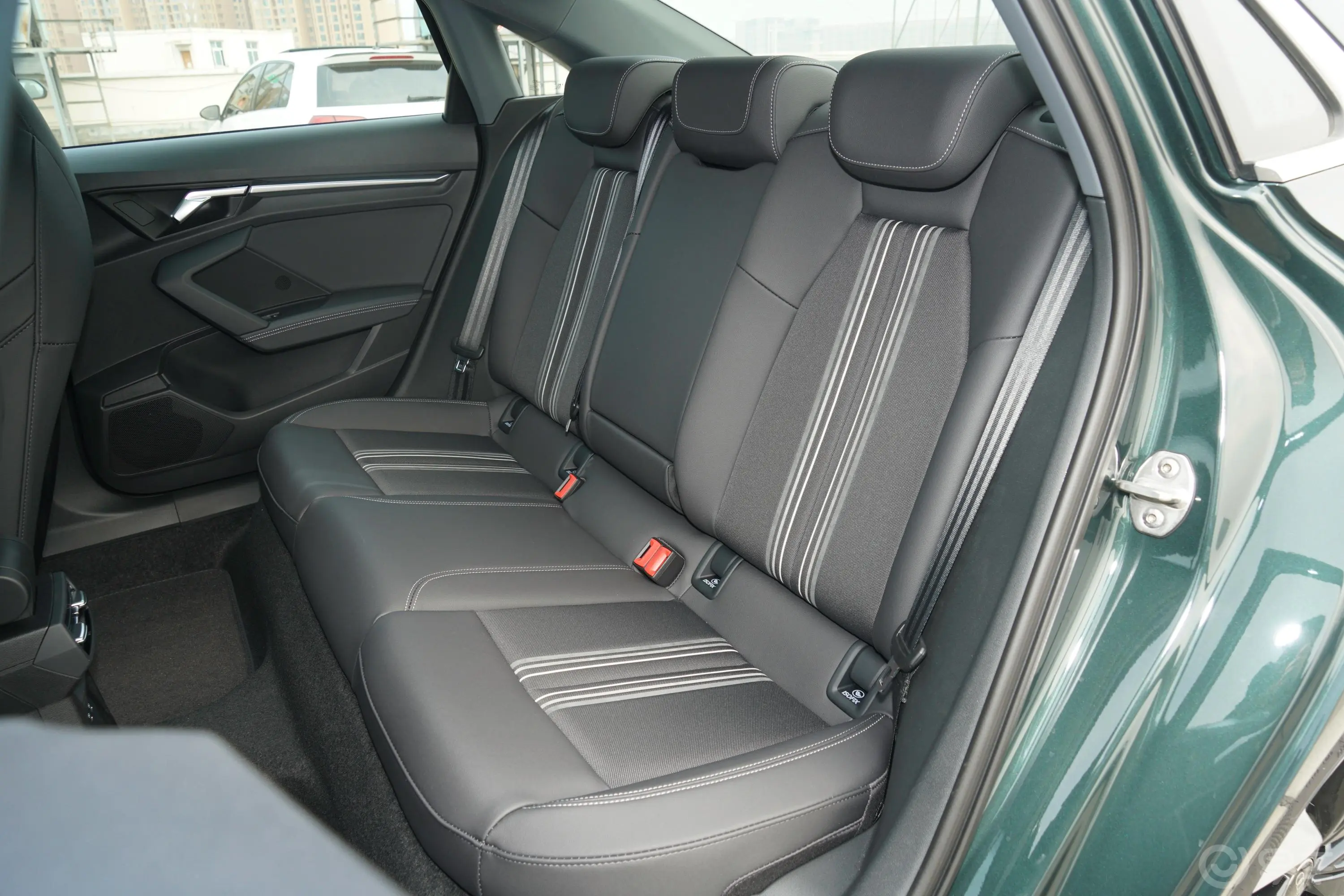 奥迪A3A3L Limousine 35 TFSI 时尚运动型后排座椅
