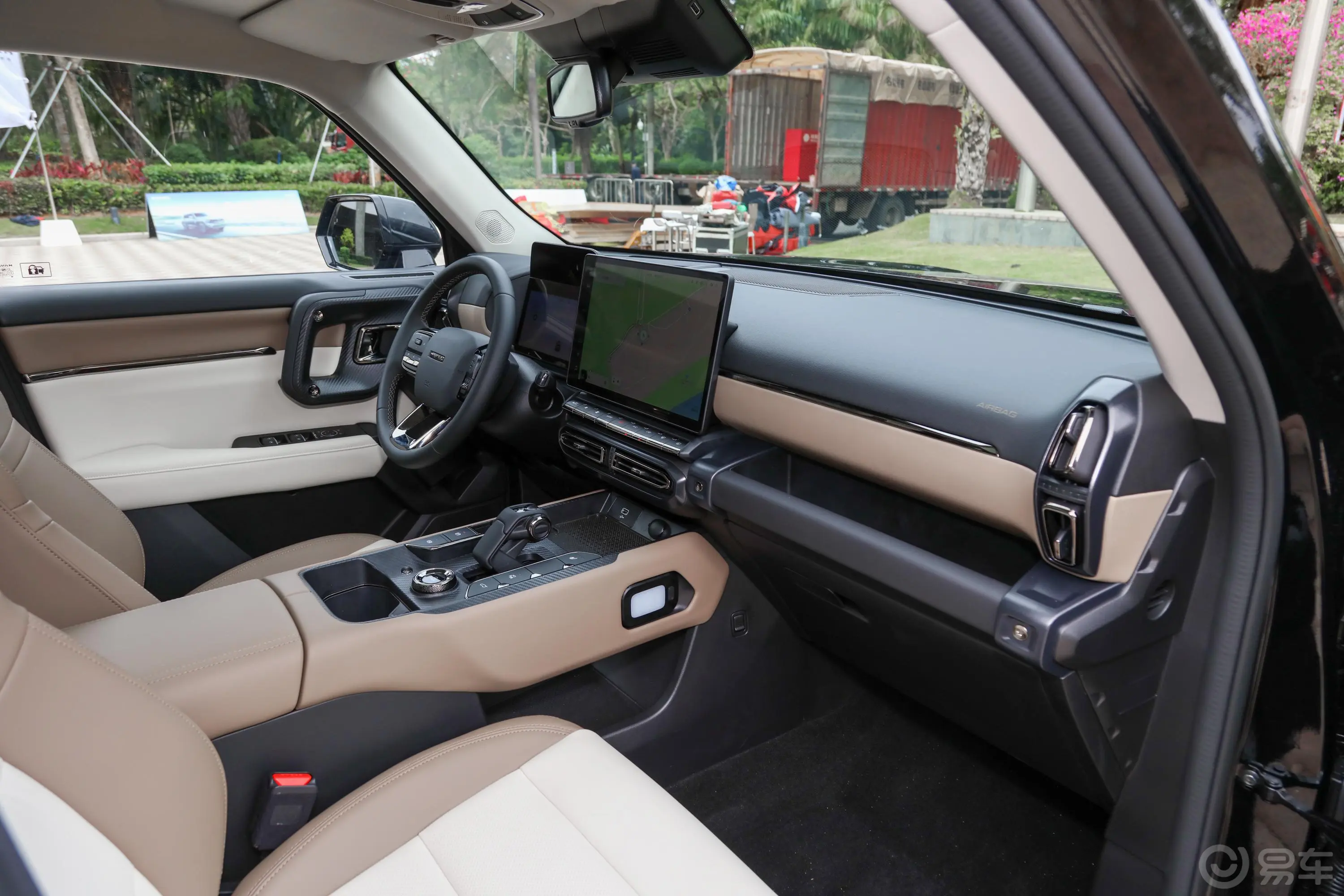 哈弗二代大狗PHEV1.5T 105km 潮电版Plus内饰全景副驾方向
