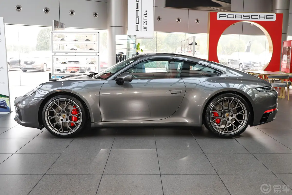 保时捷911Carrera S 3.0T正侧车头向左水平