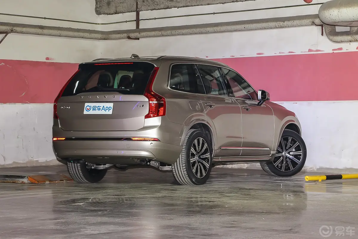 沃尔沃XC90B6 智雅豪华版 7座侧后45度车头向右水平