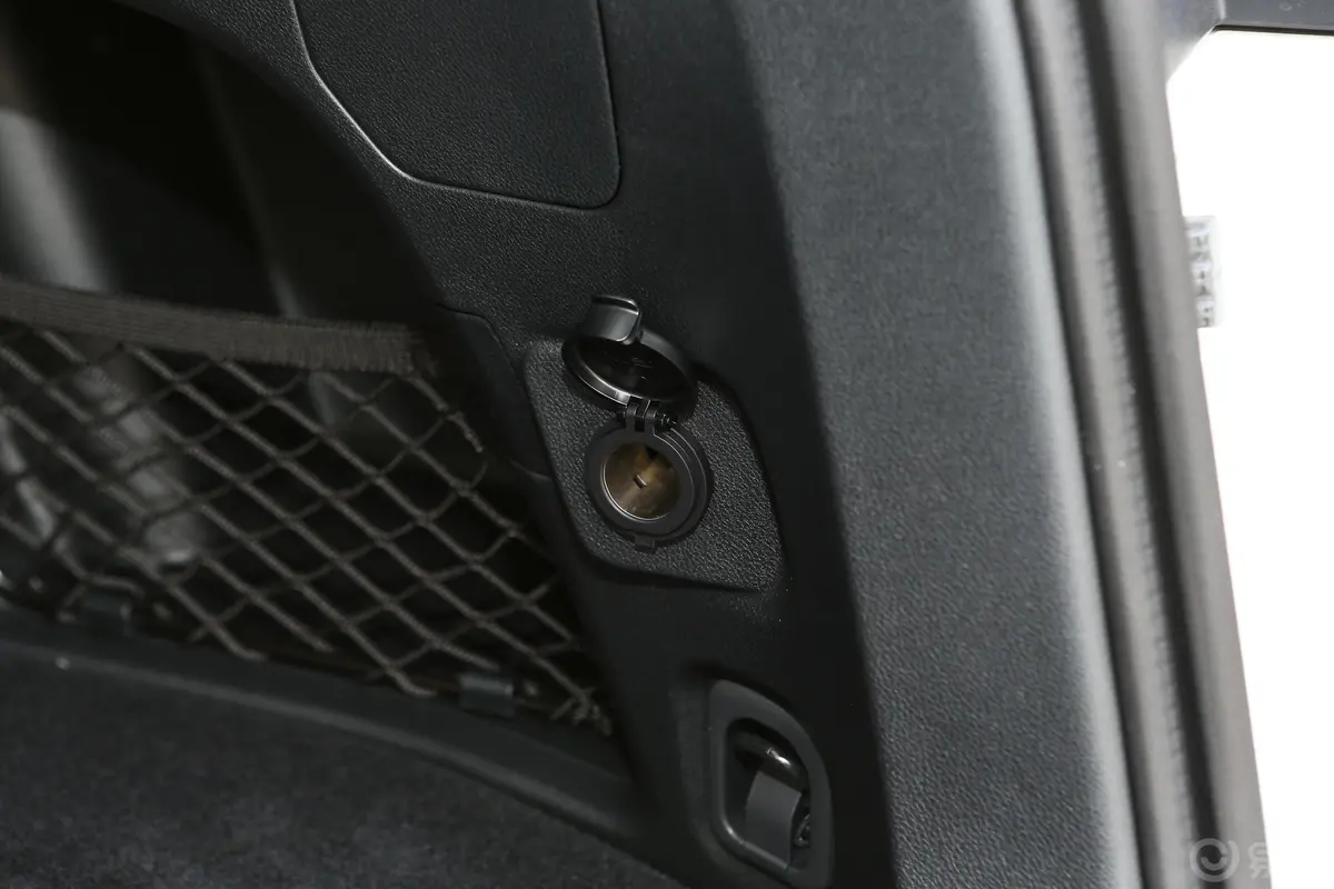 傲虎2.5i AWD运动版EyeSight后备厢