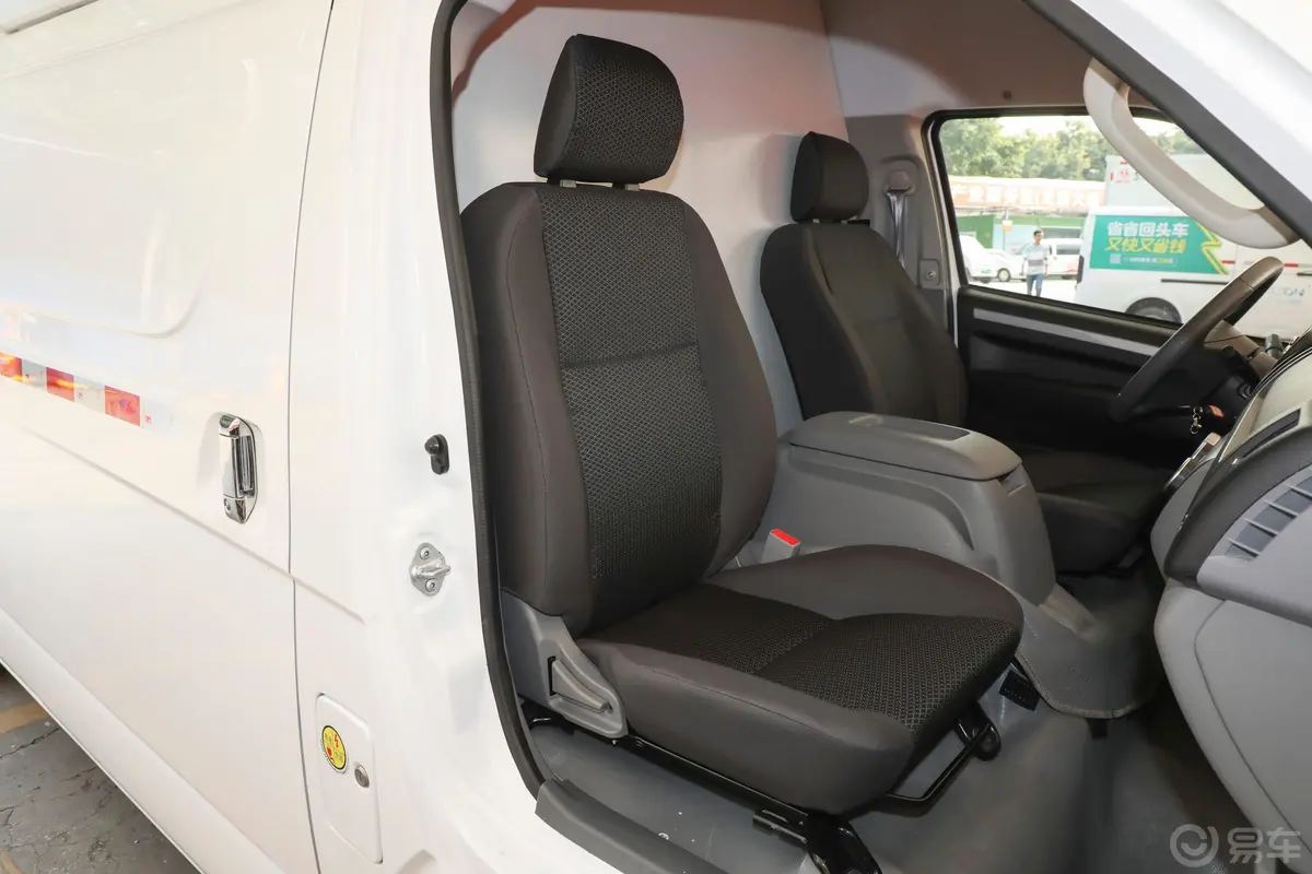 瑞驰新能源ED75242km 标准版副驾驶座椅