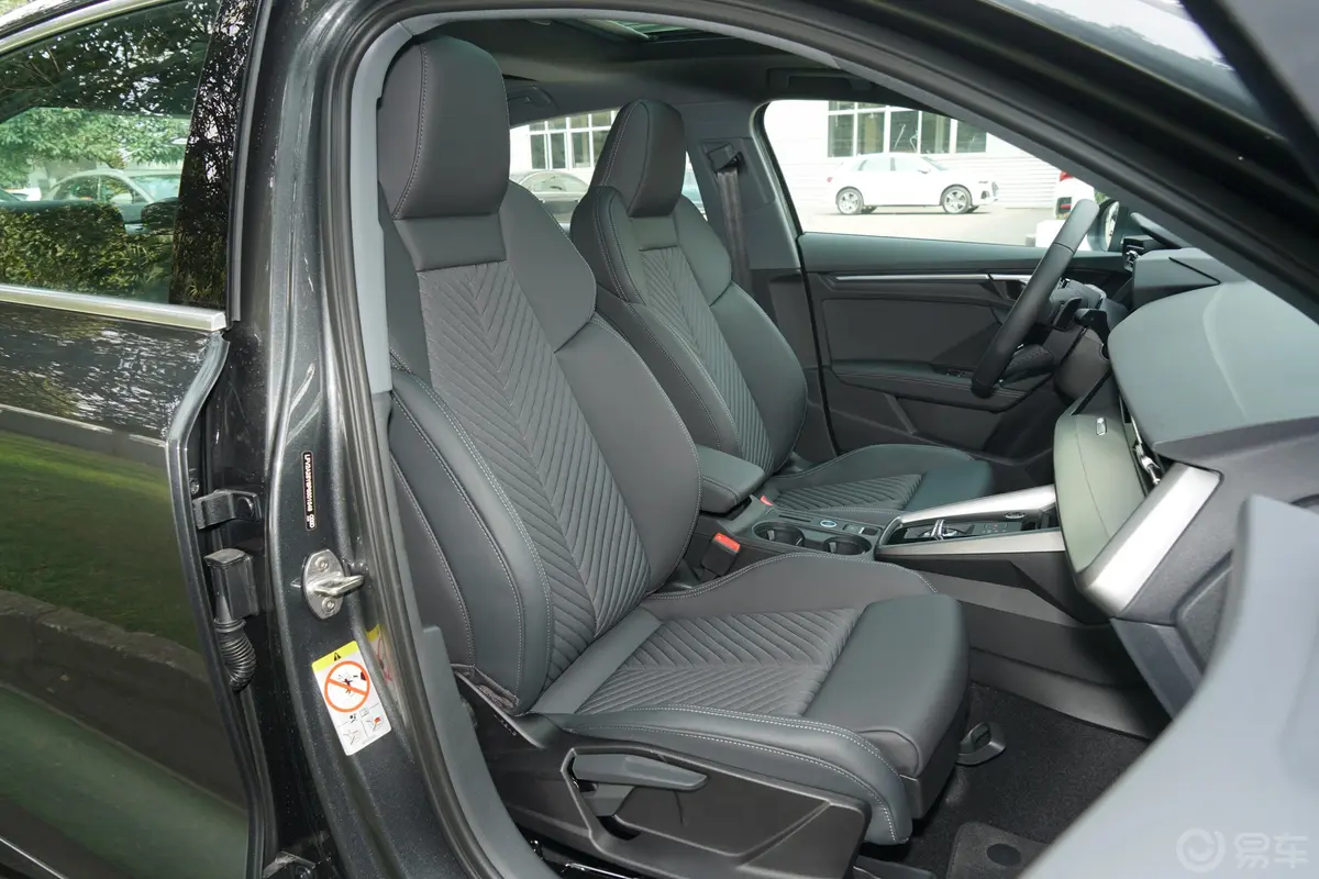 奥迪A3A3L Limousine 35 TFSI 时尚致雅型副驾驶座椅