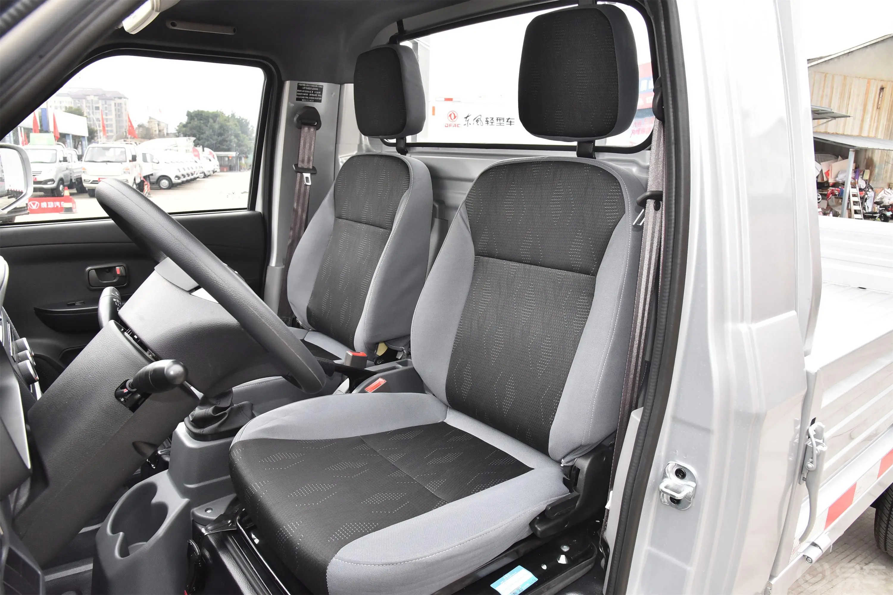 斑马1.5L 单排加长轴距栏板车舒适型驾驶员座椅