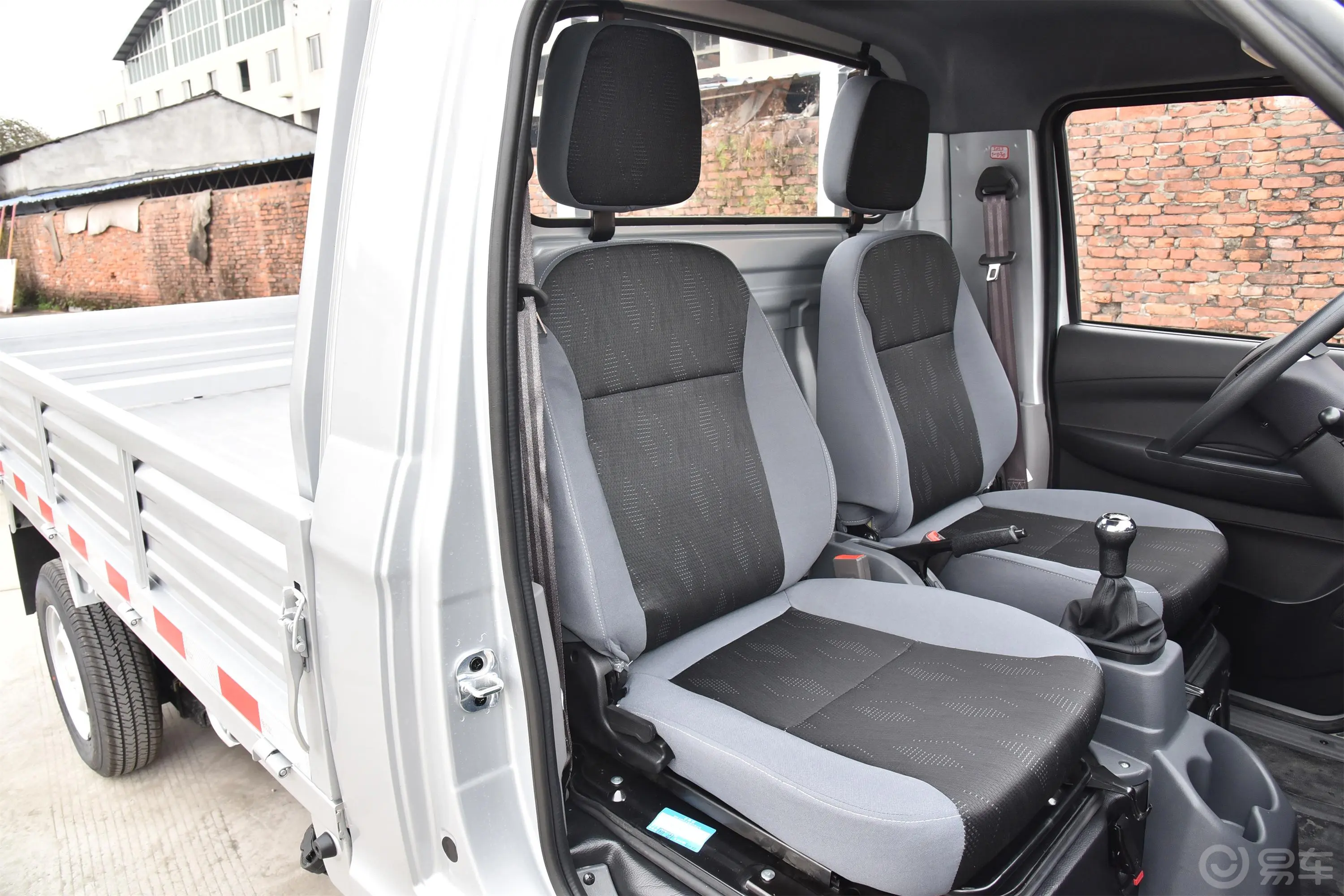 斑马1.5L 单排加长轴距栏板车舒适型副驾驶座椅