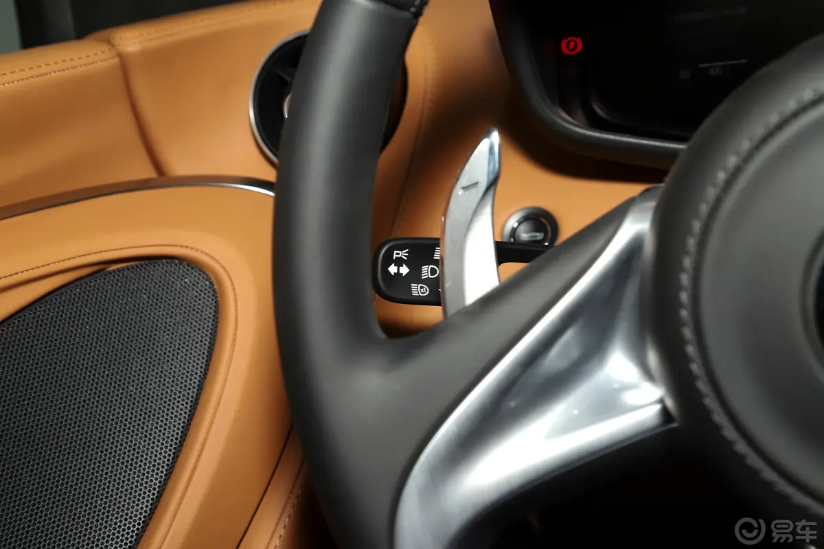 迈凯伦GT4.0T 基本版左侧方向盘功能按键