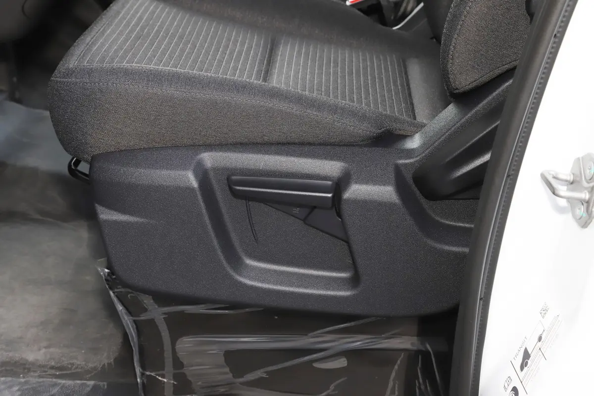 全顺2.0T 自动多功能商用车中轴中顶 5/6座 汽油主驾座椅调节