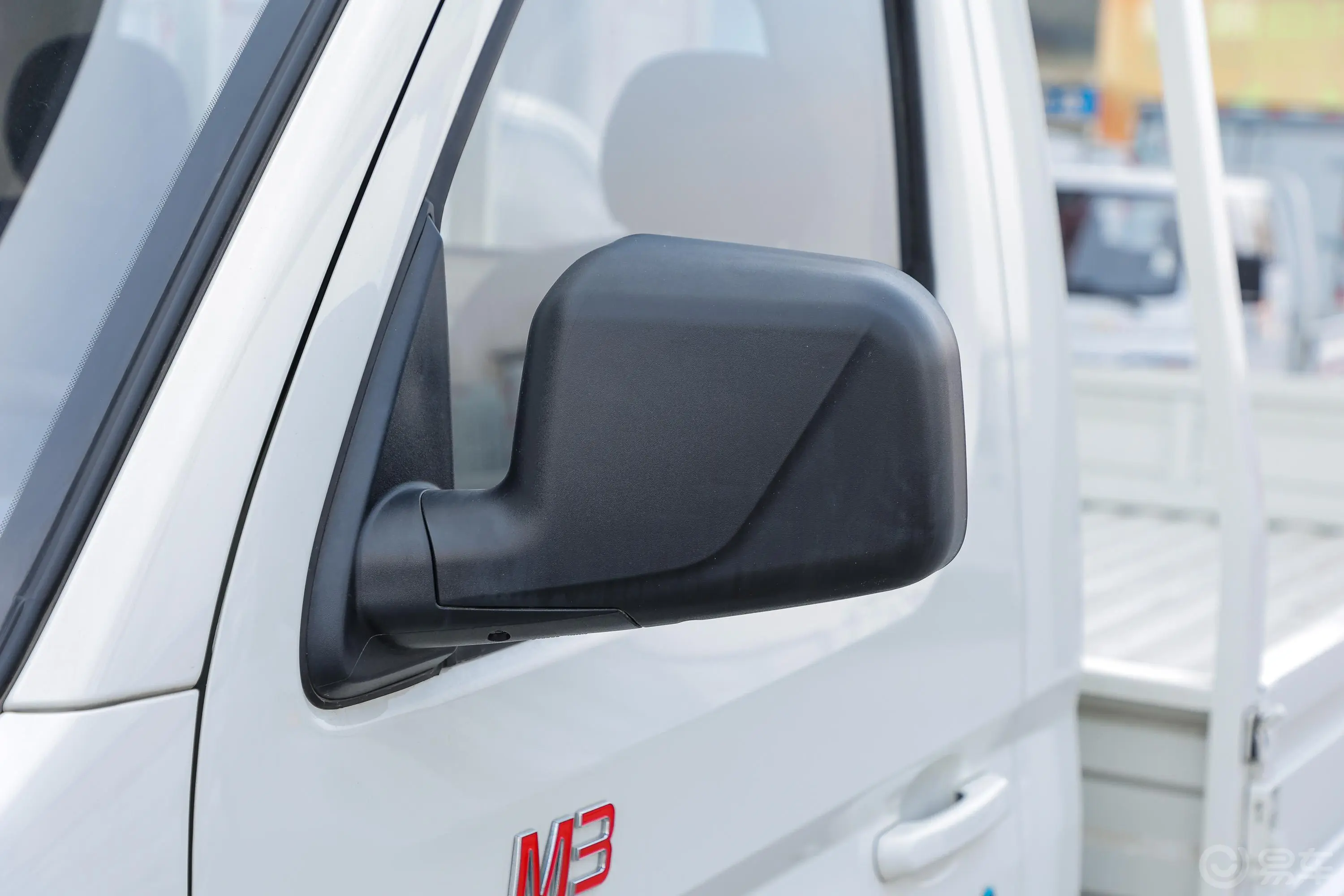 博腾M3东安1.6L 手动 单排 舒适型主驾驶后视镜背面