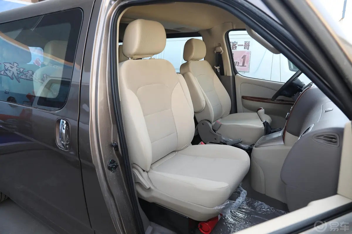 风景G52.0L 手动 明窗 专业版 5-9座 汽油副驾驶座椅