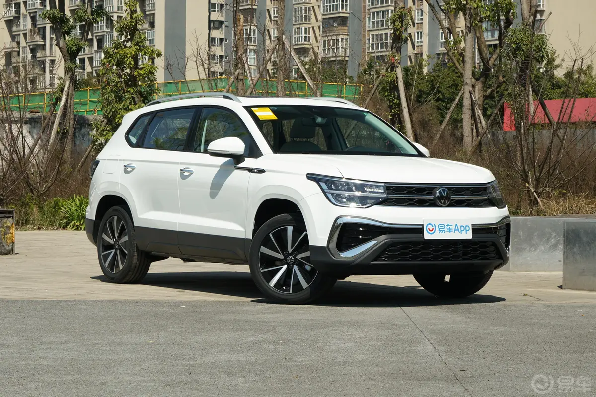 途岳300TSI 两驱皎月版外观灯组