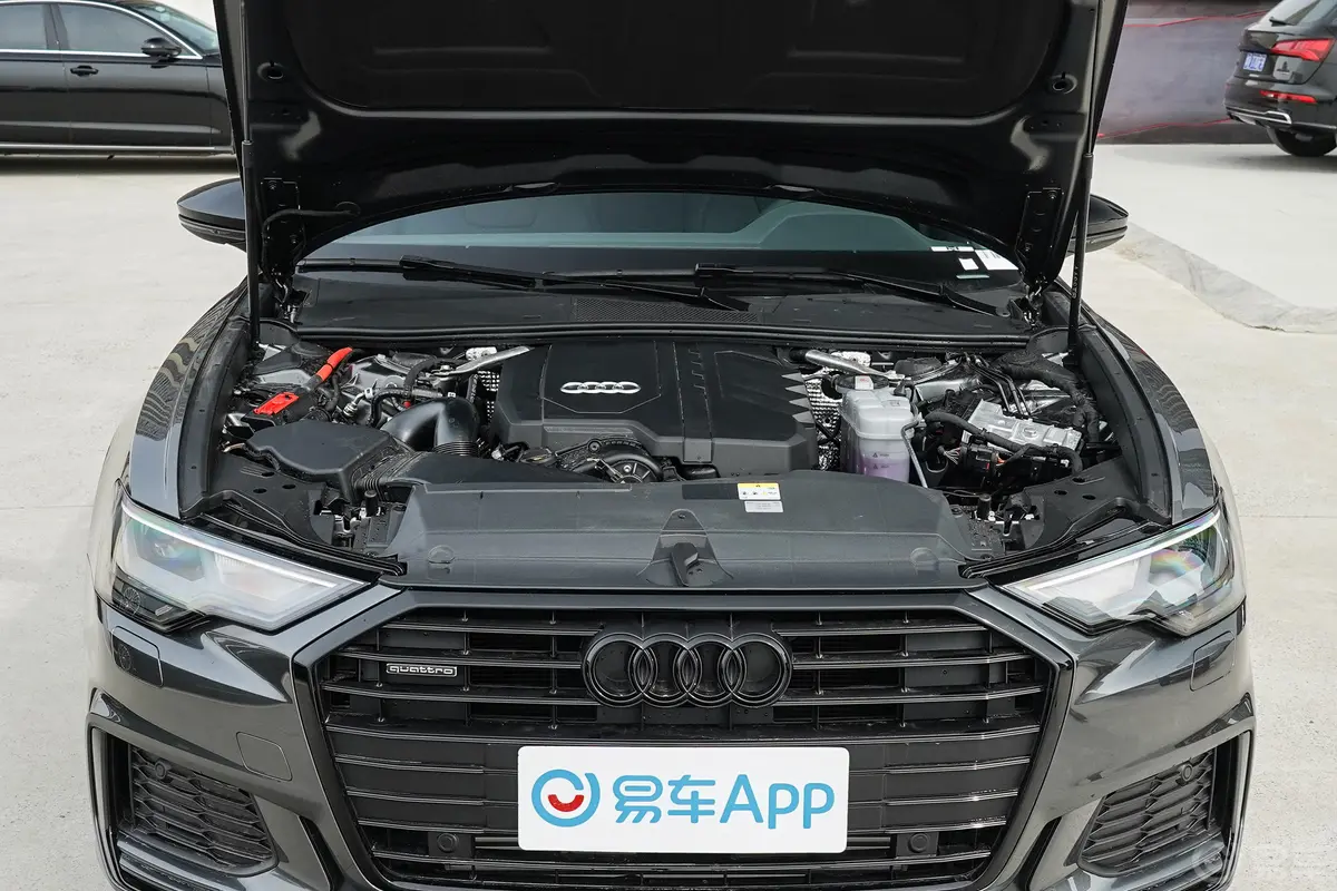 奥迪A6Avant 45 TFSI quattro 臻选动感型发动机舱整体