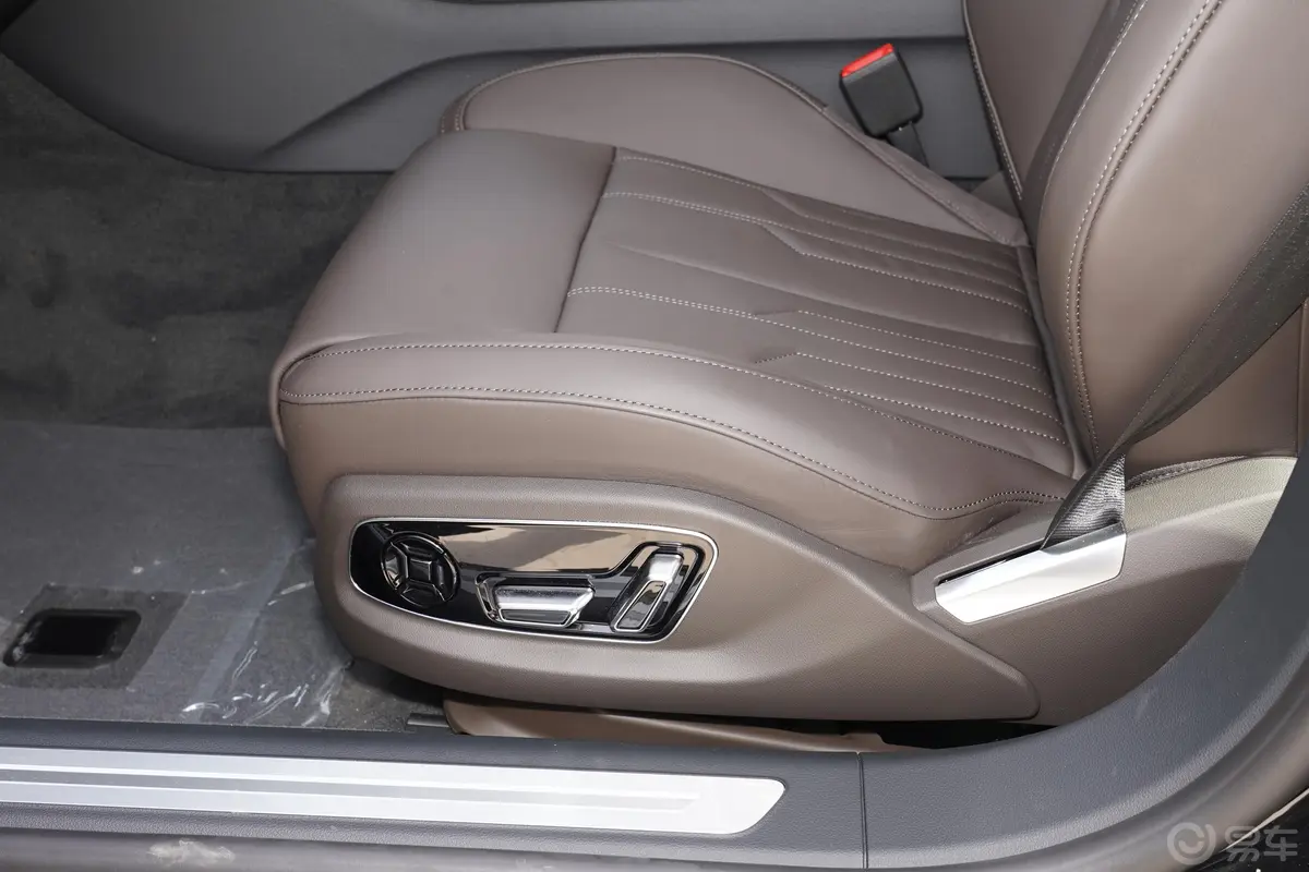 奥迪A8改款 A8L 45 TFSI quattro 豪华型主驾座椅调节
