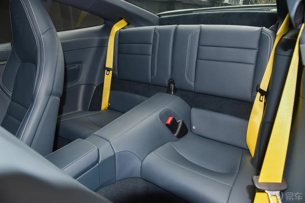 保时捷911Carrera S 3.0T后排座椅