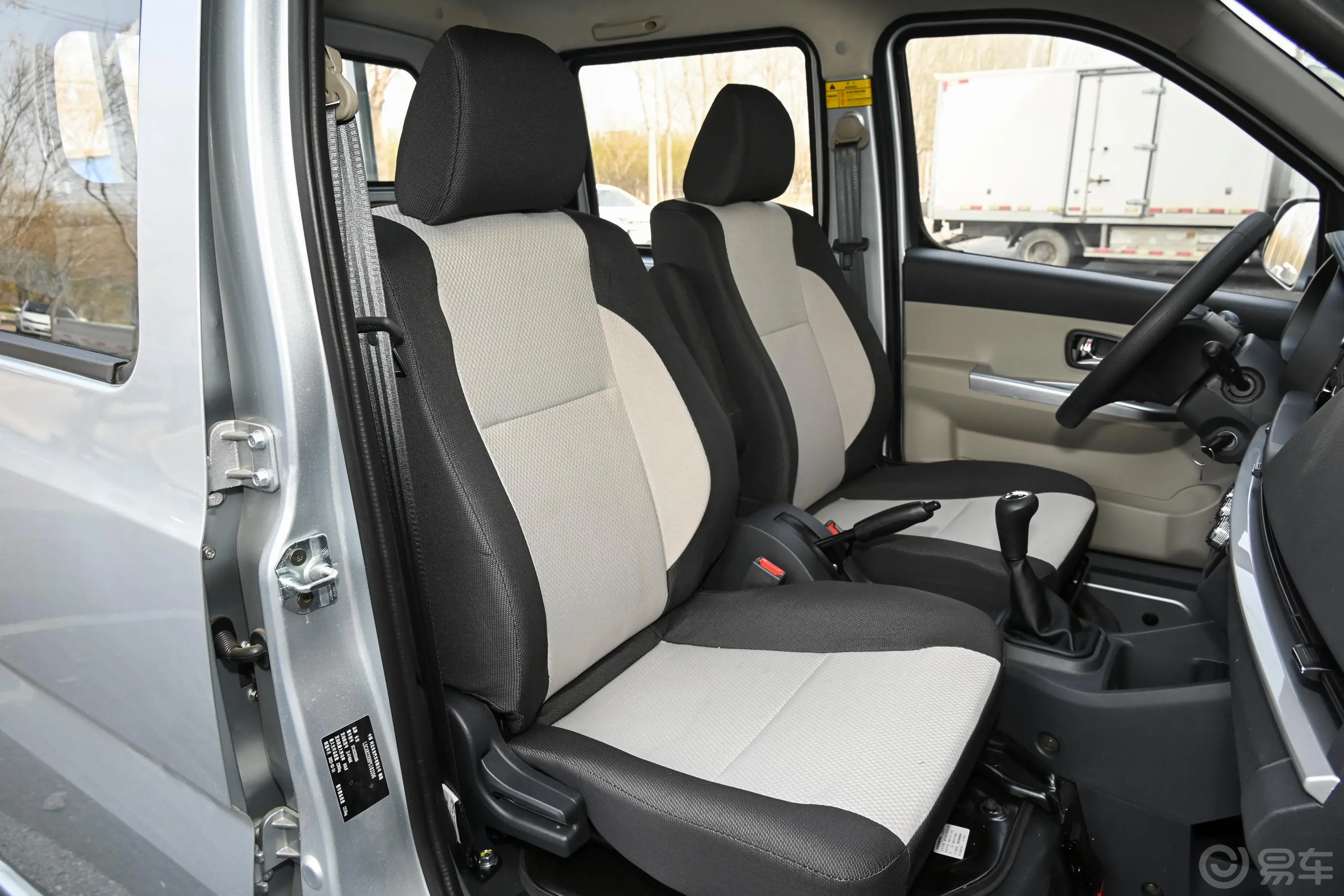 长安星卡1.5L 双排2.26米载货汽车舒适型副驾驶座椅