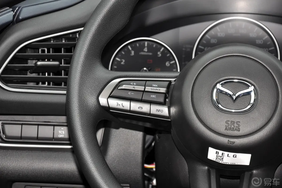 马自达CX-302.0L 自动尚悦型左侧方向盘功能按键