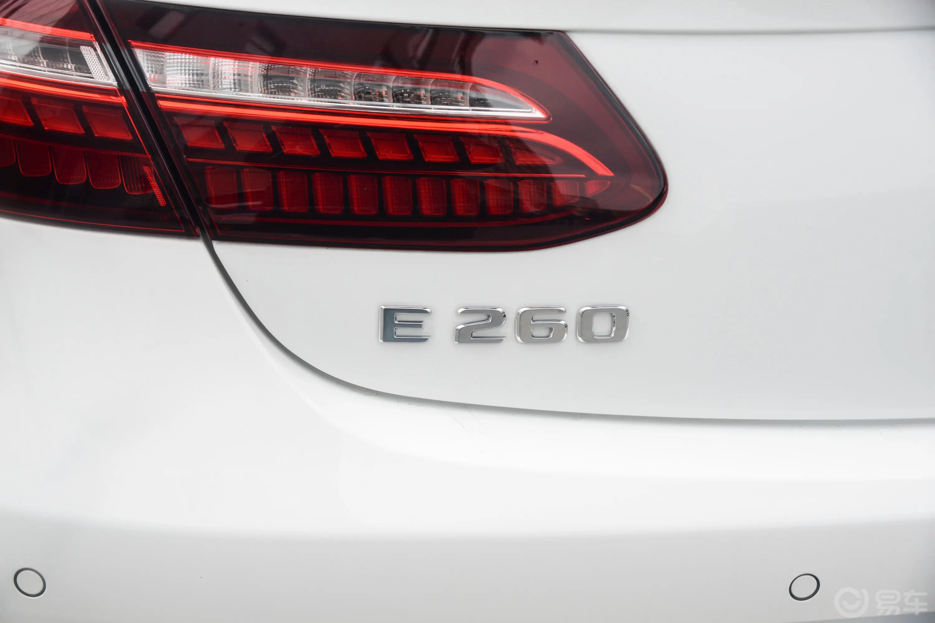 奔驰E级(进口)E 260 4MATIC 轿跑车外观细节