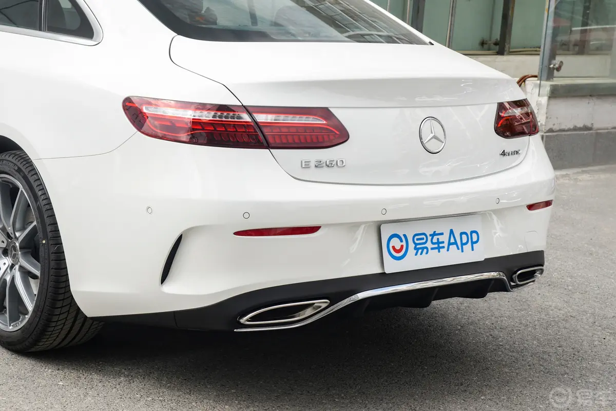 奔驰E级(进口)E 260 4MATIC 轿跑车车后雷达