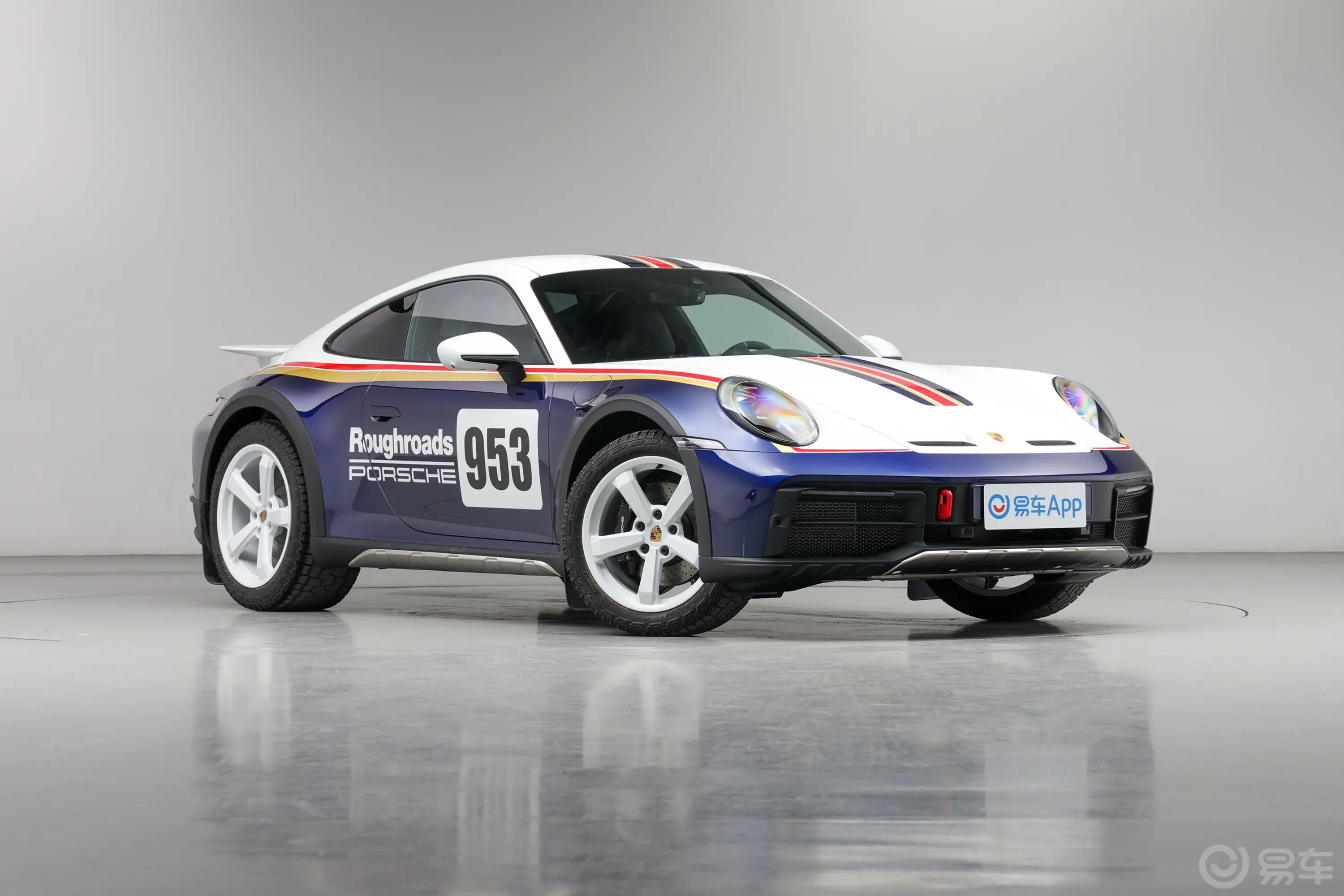 保时捷911Dakar 3.0T侧前45度车头向右水平