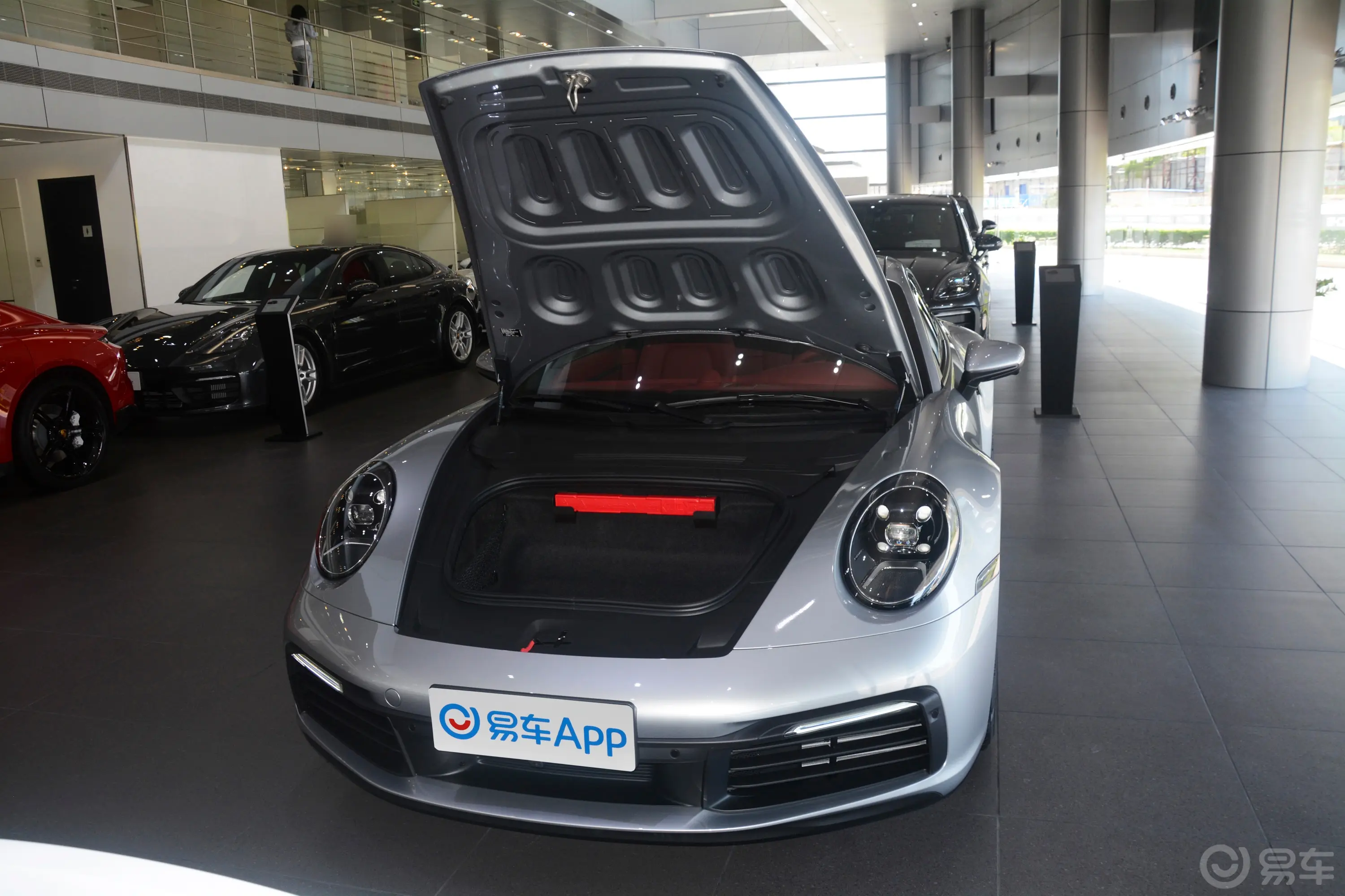 保时捷911Carrera 4 3.0T后备厢