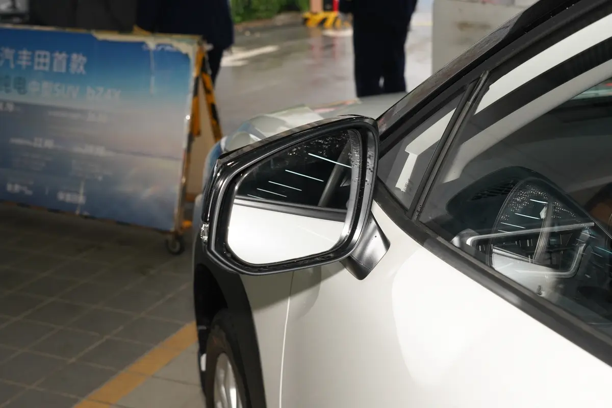 锋兰达2.0L 领先版外观细节